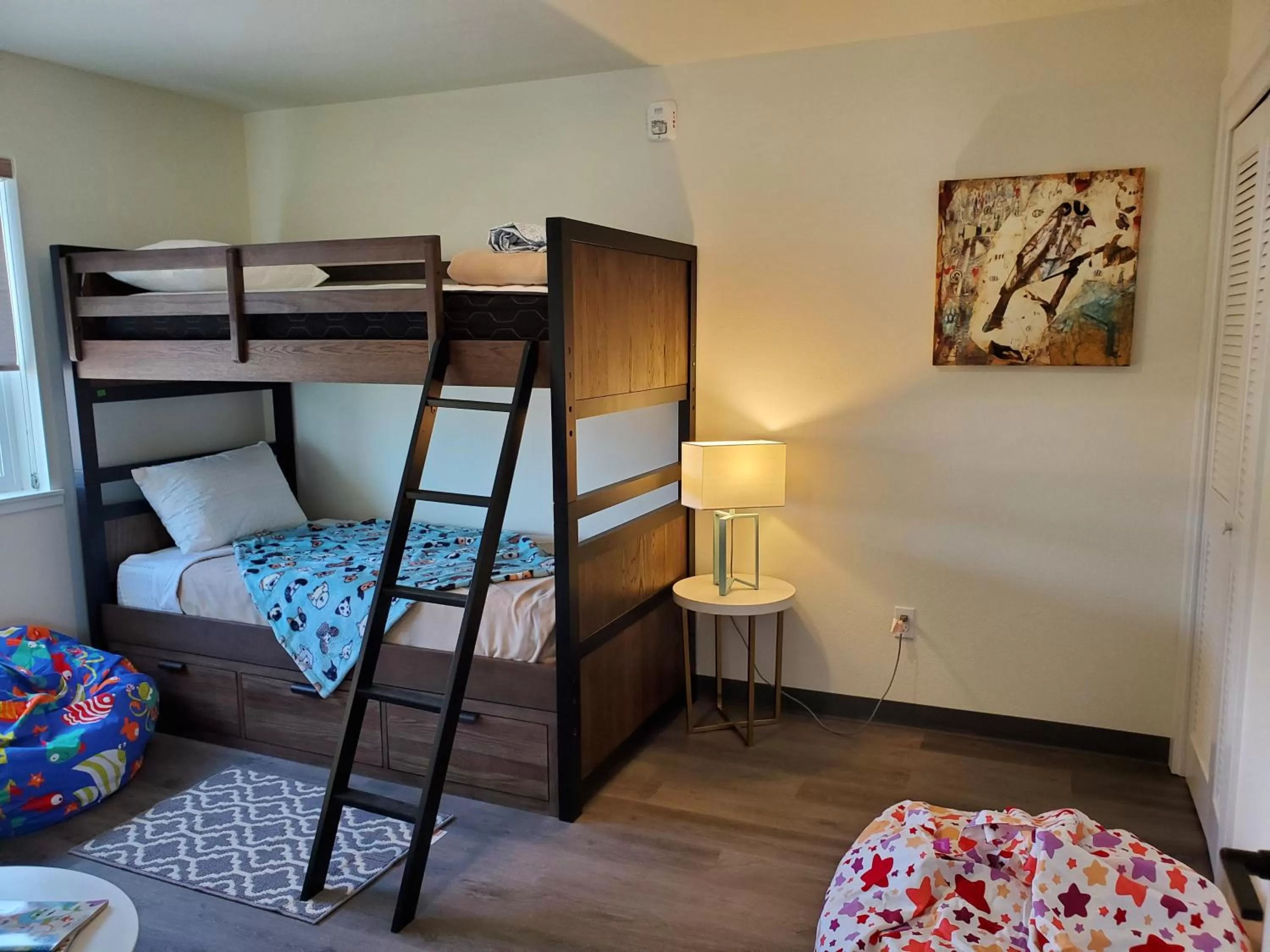 Bed in Moonstone Beach Motel