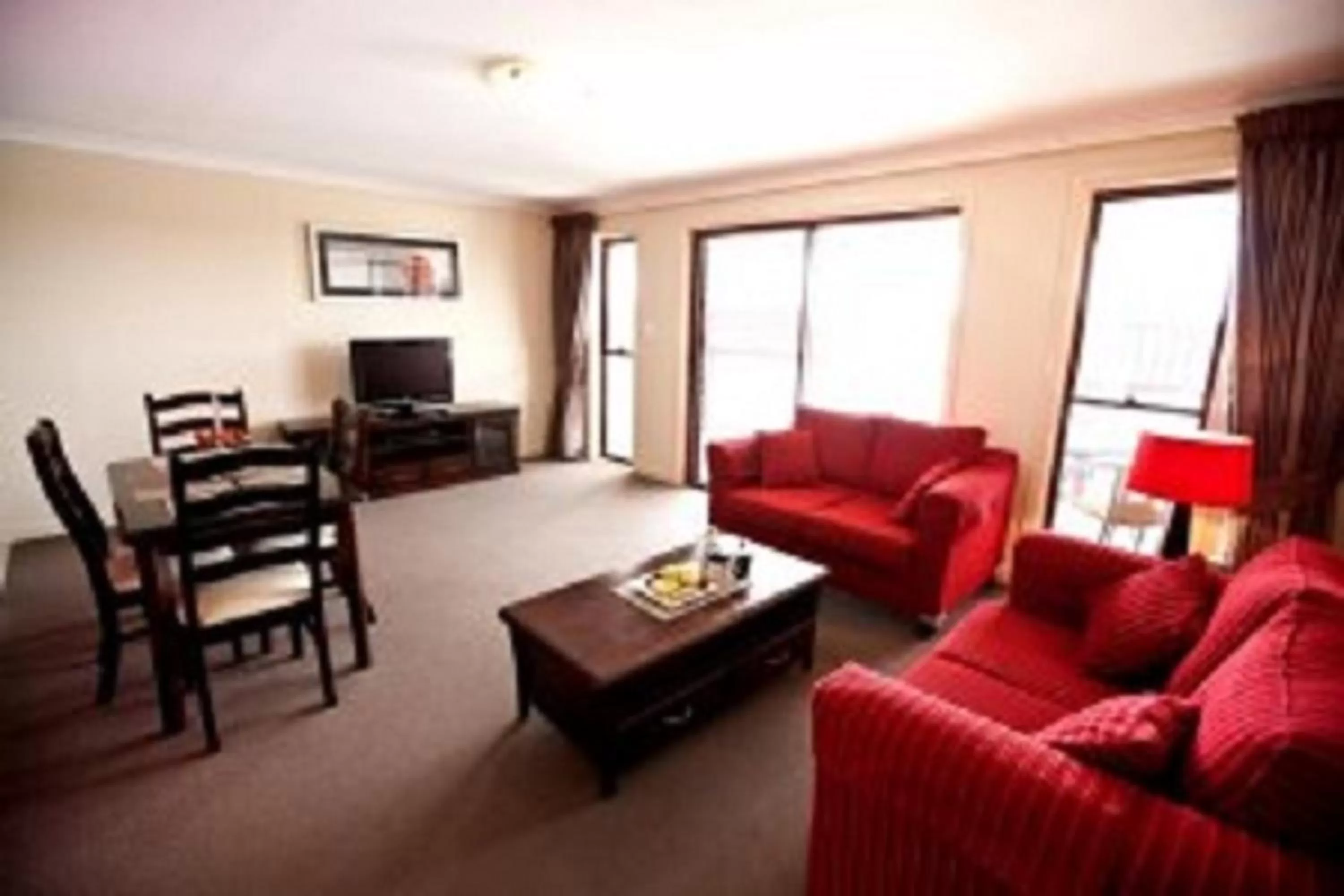 Living room in Cattlemans Country Motor Inn & Serviced Apartments