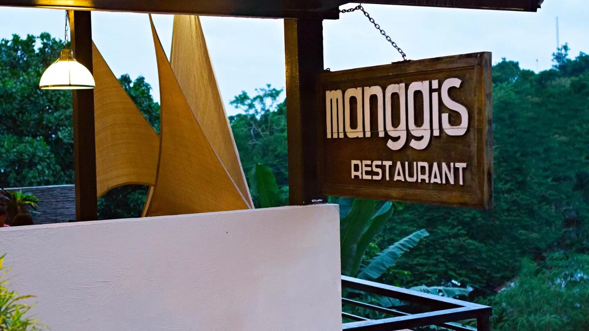 Restaurant/places to eat in Vela Terraces Hotel