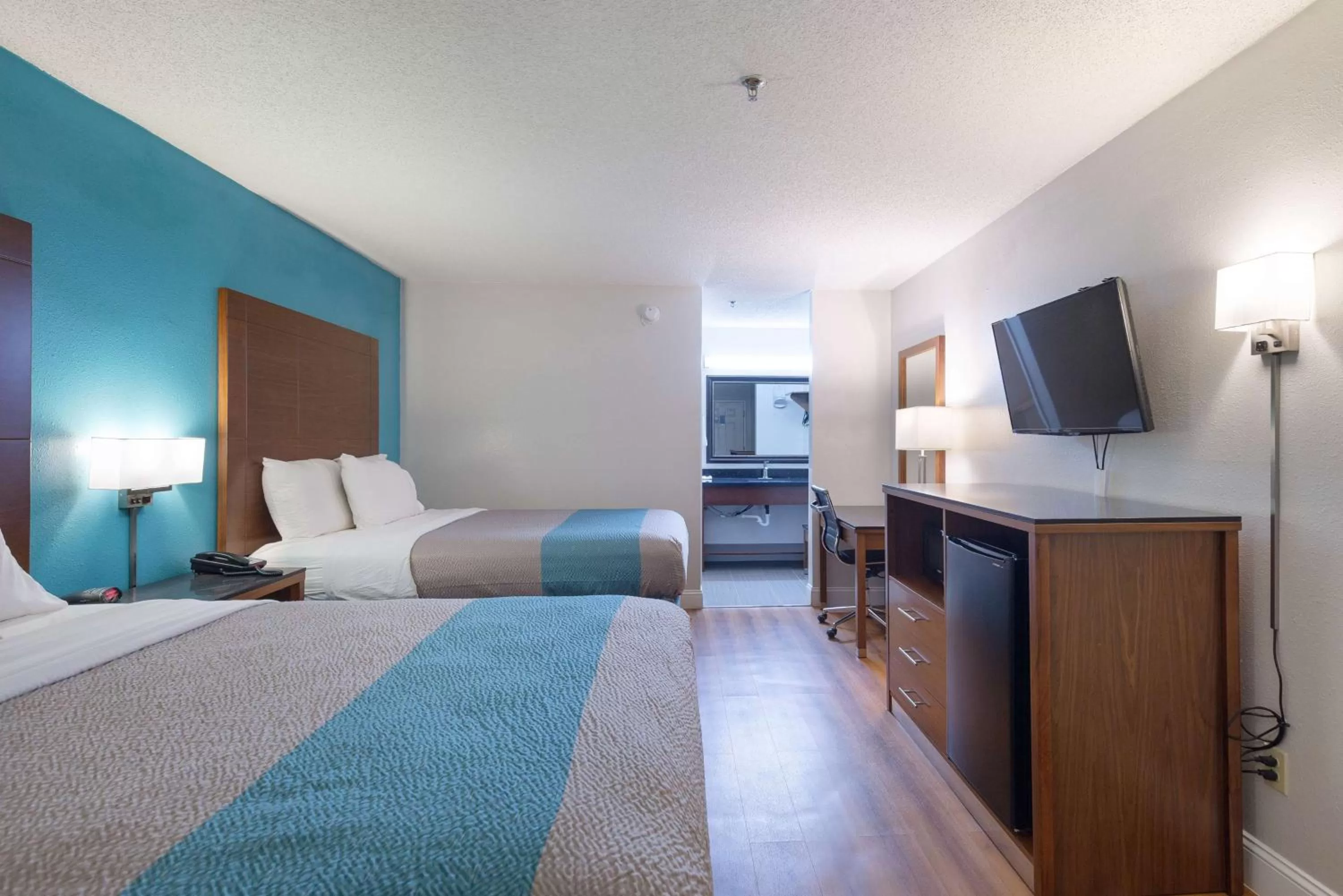 TV and multimedia, Bed in Motel 6-Albany, GA