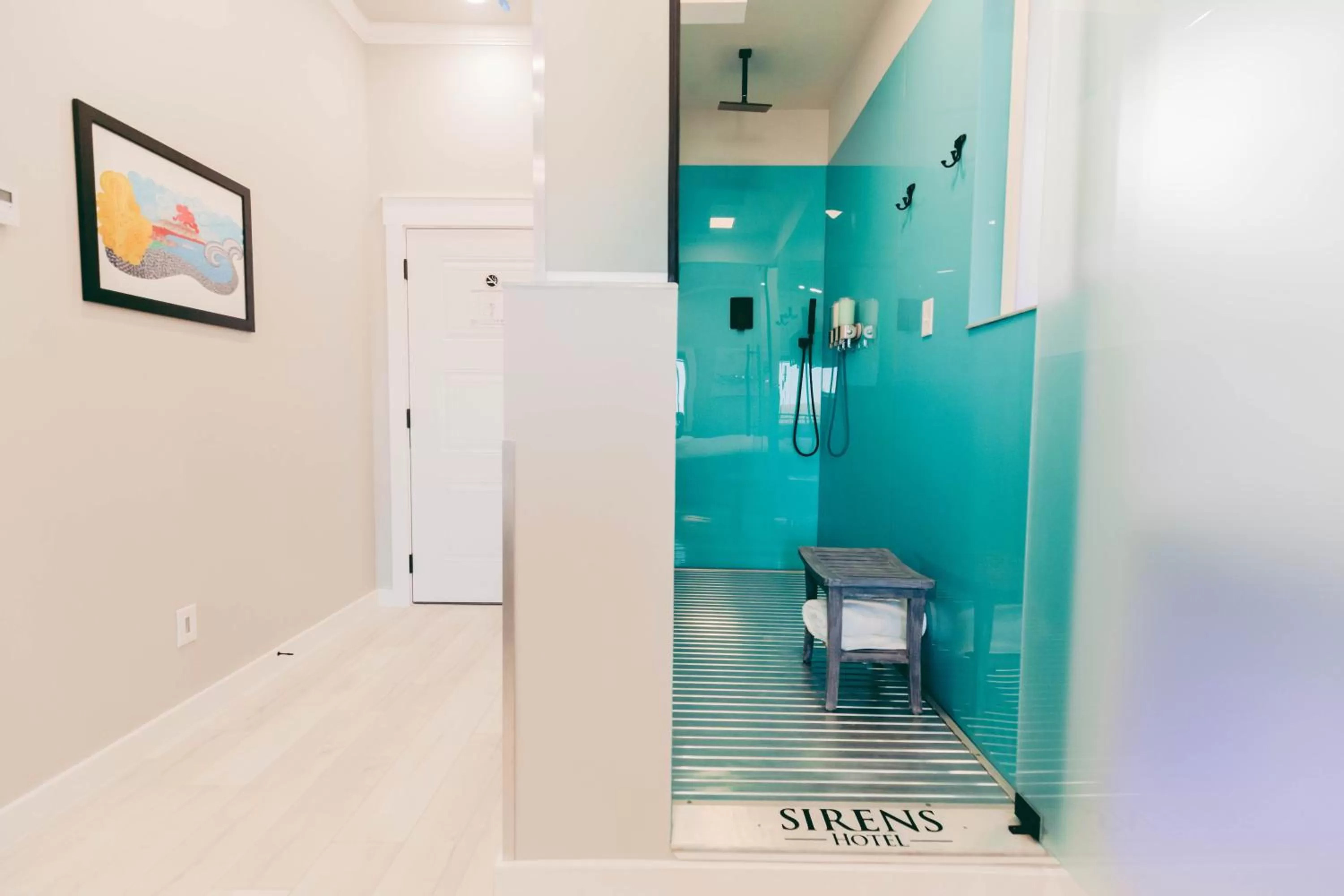 Shower in River Sirens Hotel-Contactless Check in Hotel