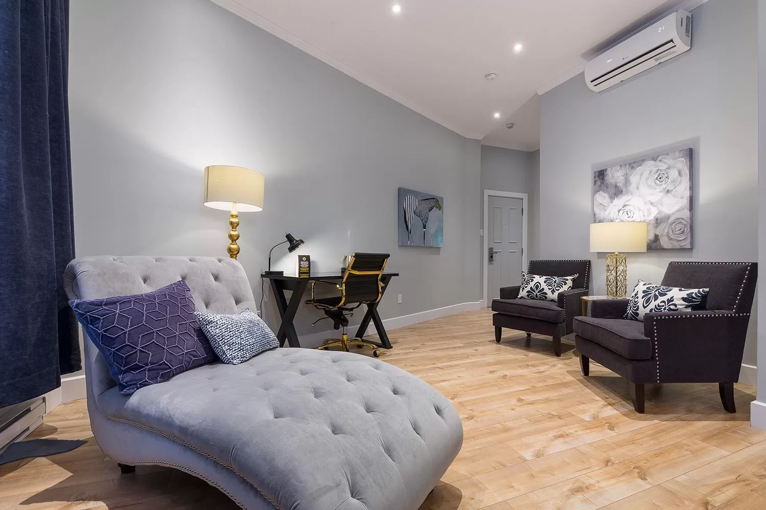 Living room, Seating Area in Maison Otis