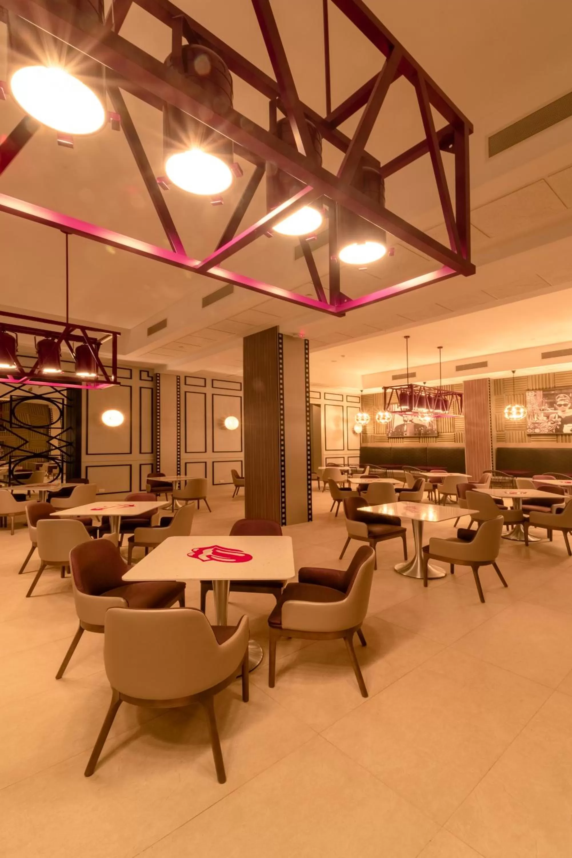 Restaurant/places to eat in Planet Hollywood Cancun by Royalton, An Autograph Collection All-Inclusive Resort