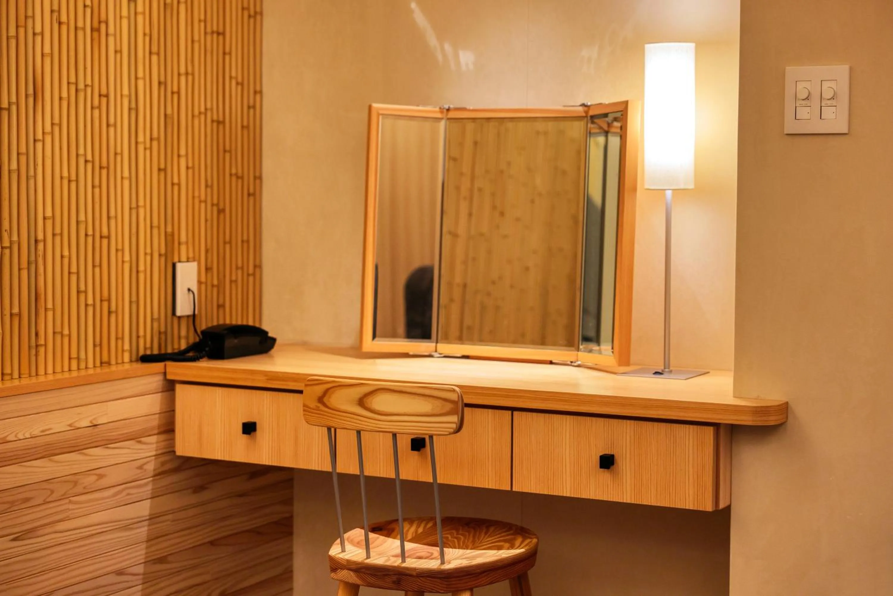 hair dresser in Honjin Hiranoya Kachoan