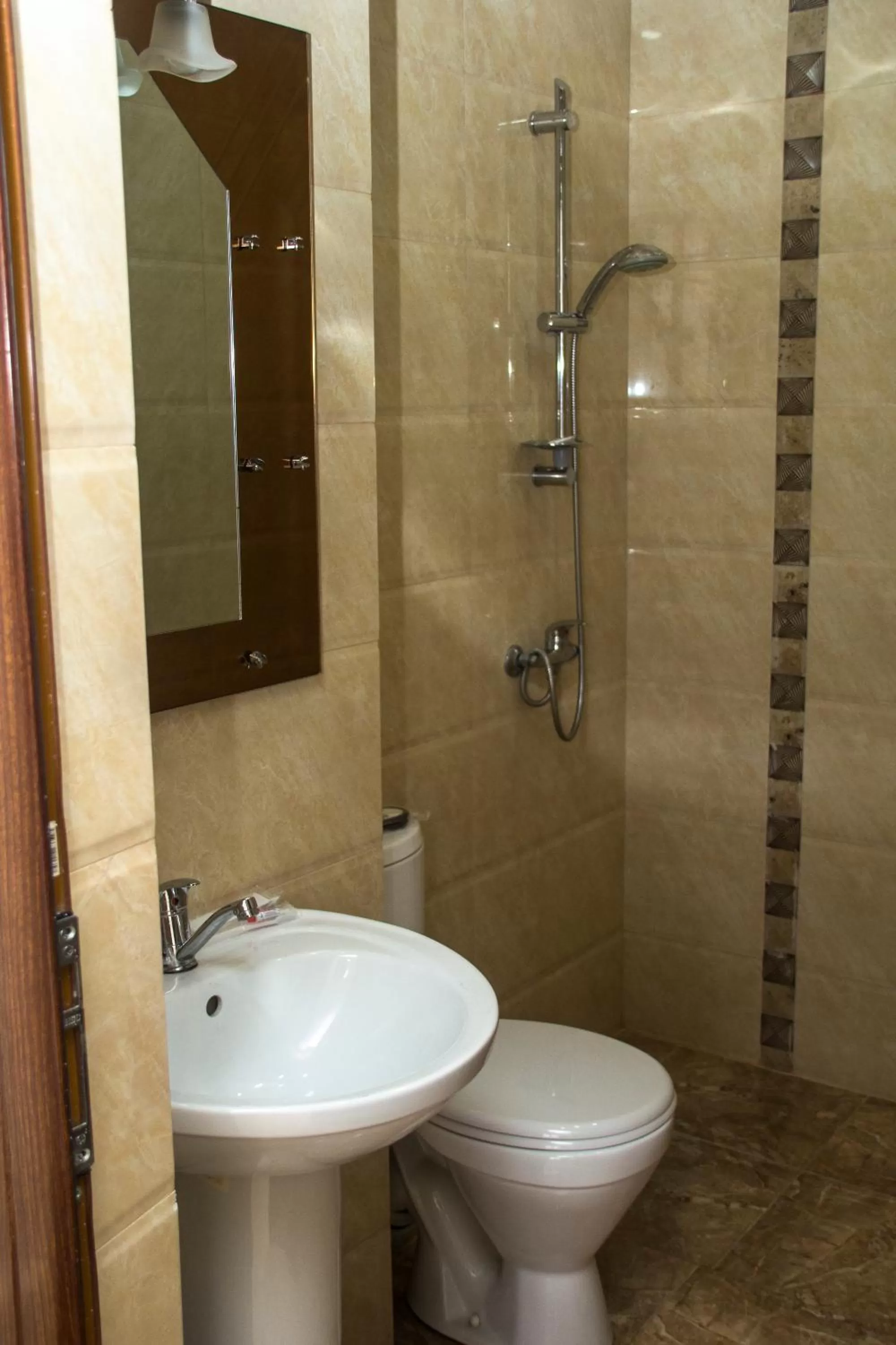 Shower, Bathroom in Mirage Hotel