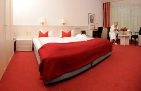 Photo of the whole room, Bed in Euro Park Hotel Hennef
