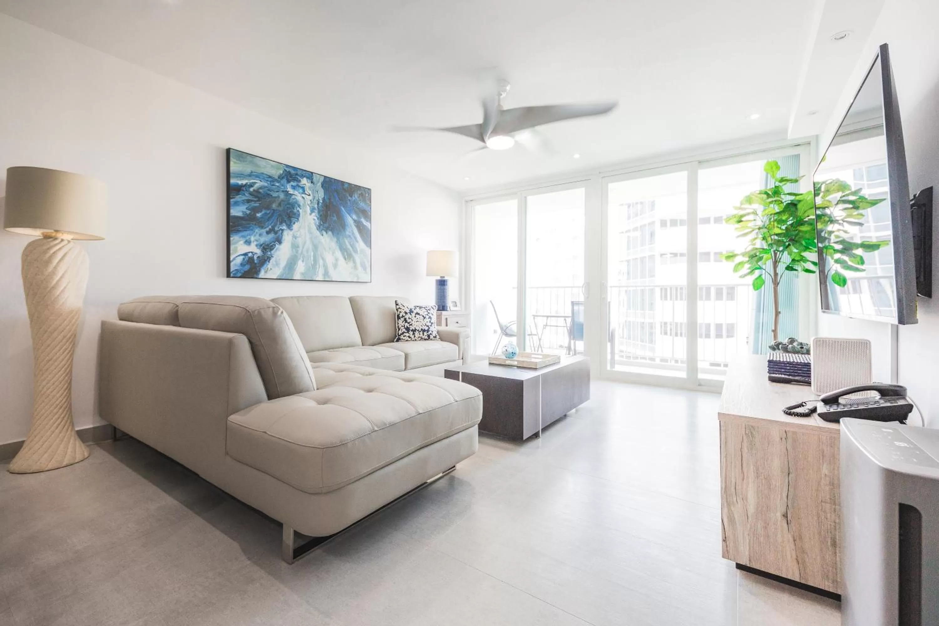 Living room, Seating Area in ESJ Towers by Chana