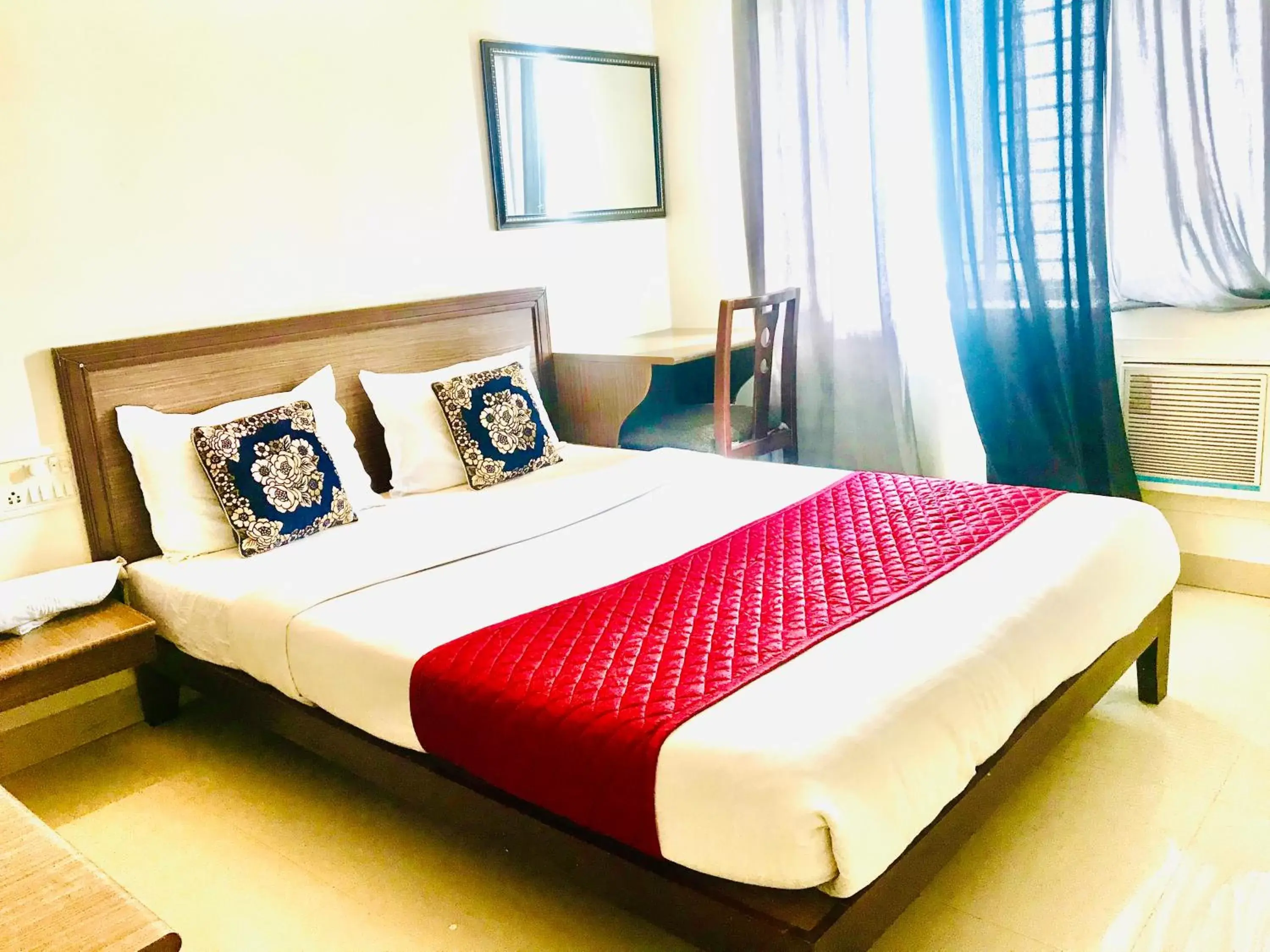 Deluxe Double Room in Hotel Half Moon Chennai Deluxe Double Room in Hotel Half Moon Chennai