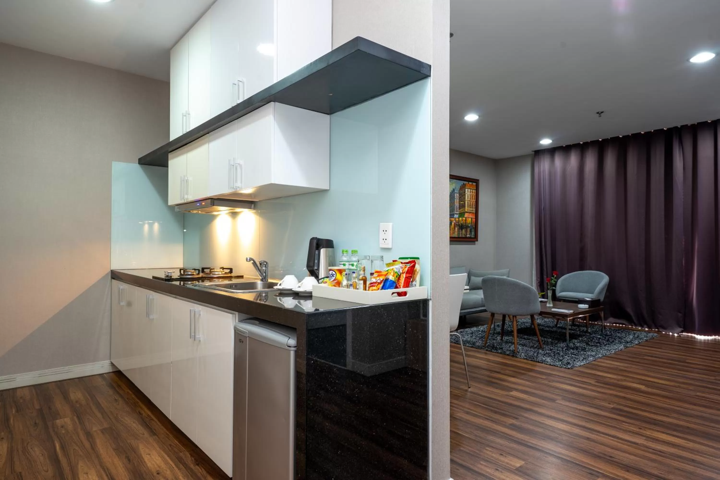 Kitchen or kitchenette in Becamex Hotel Thu Dau Mot