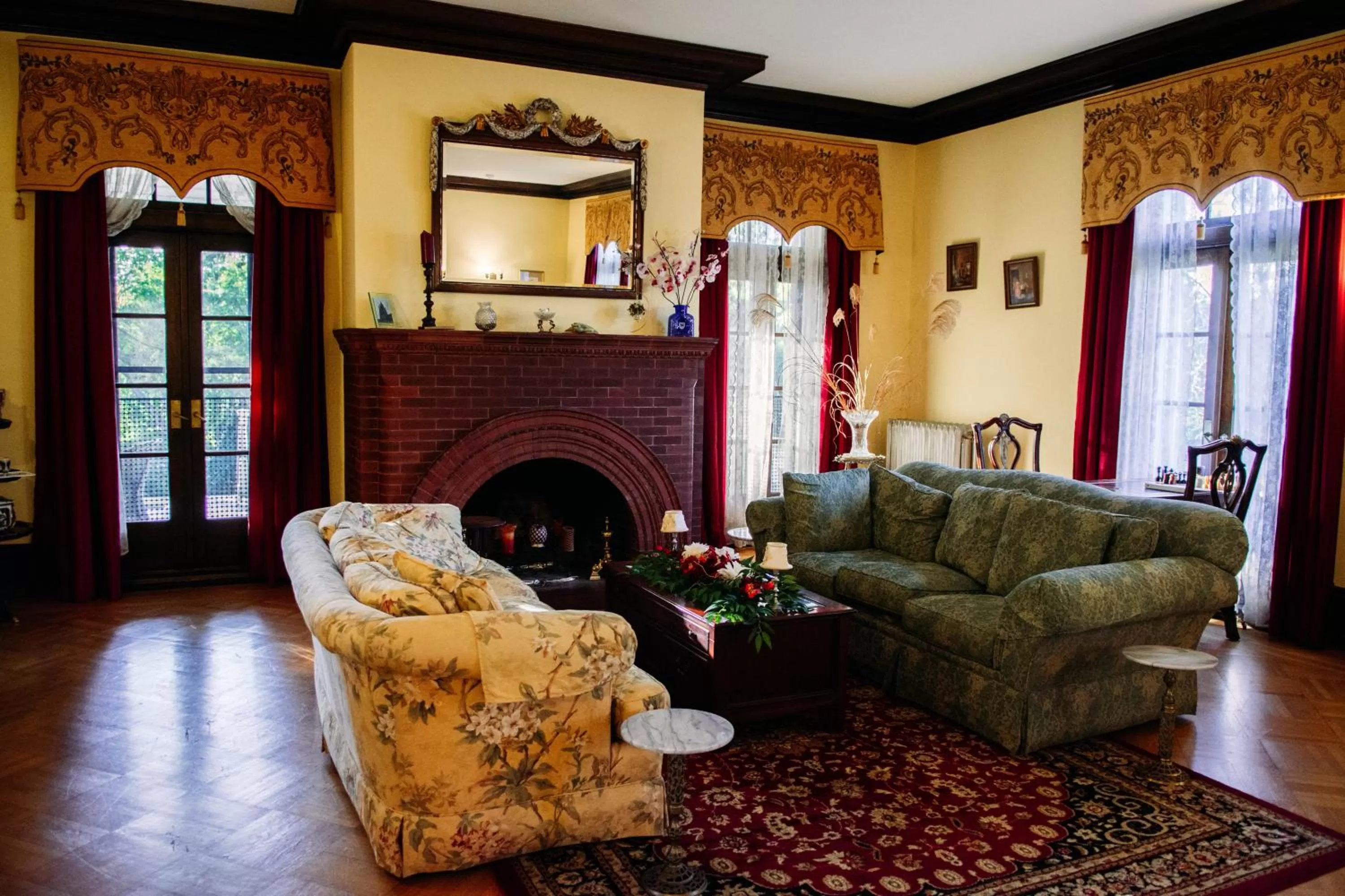 Lounge or bar in Mercersburg Inn