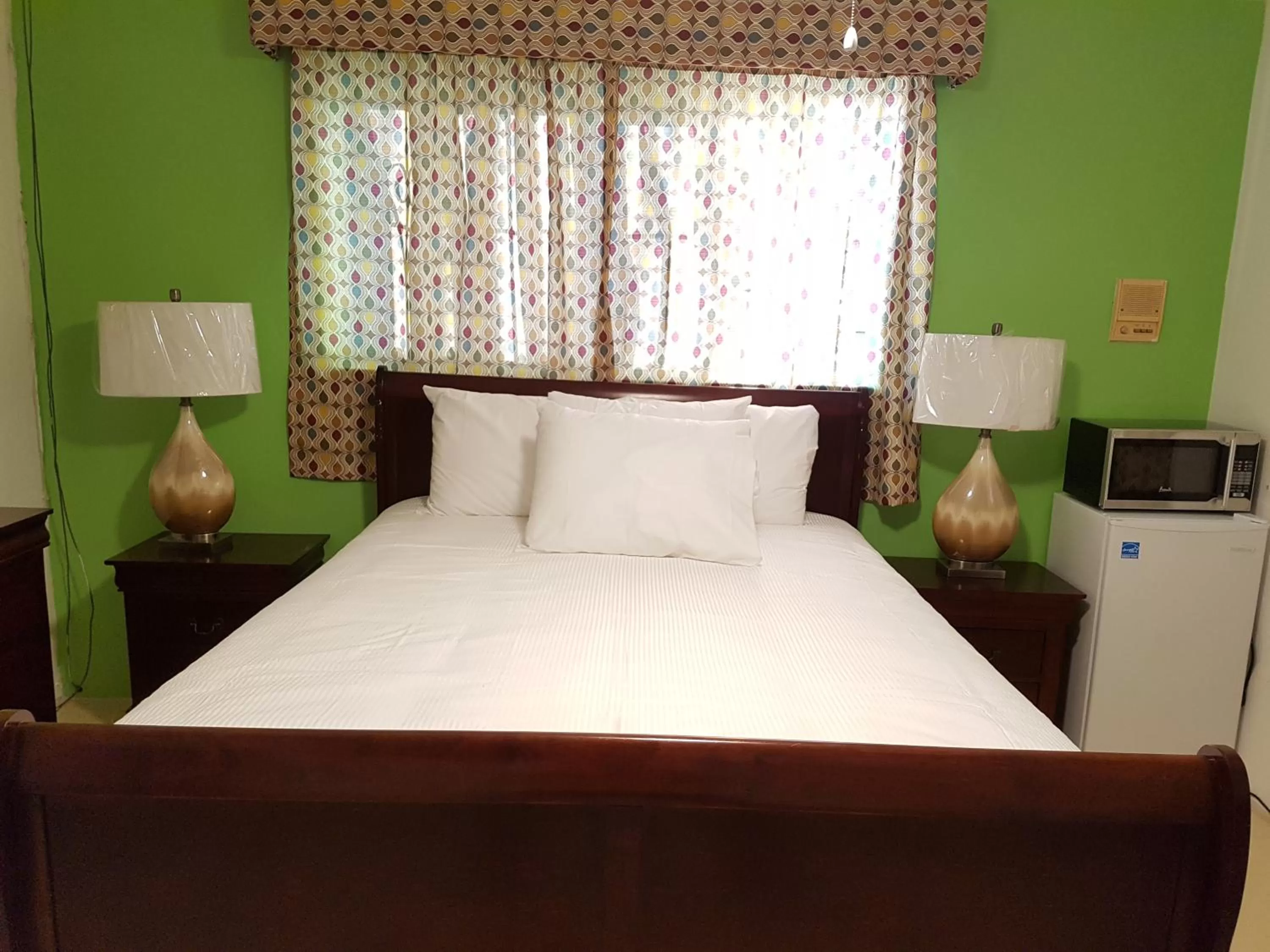 Bed in Golden Palm B & B