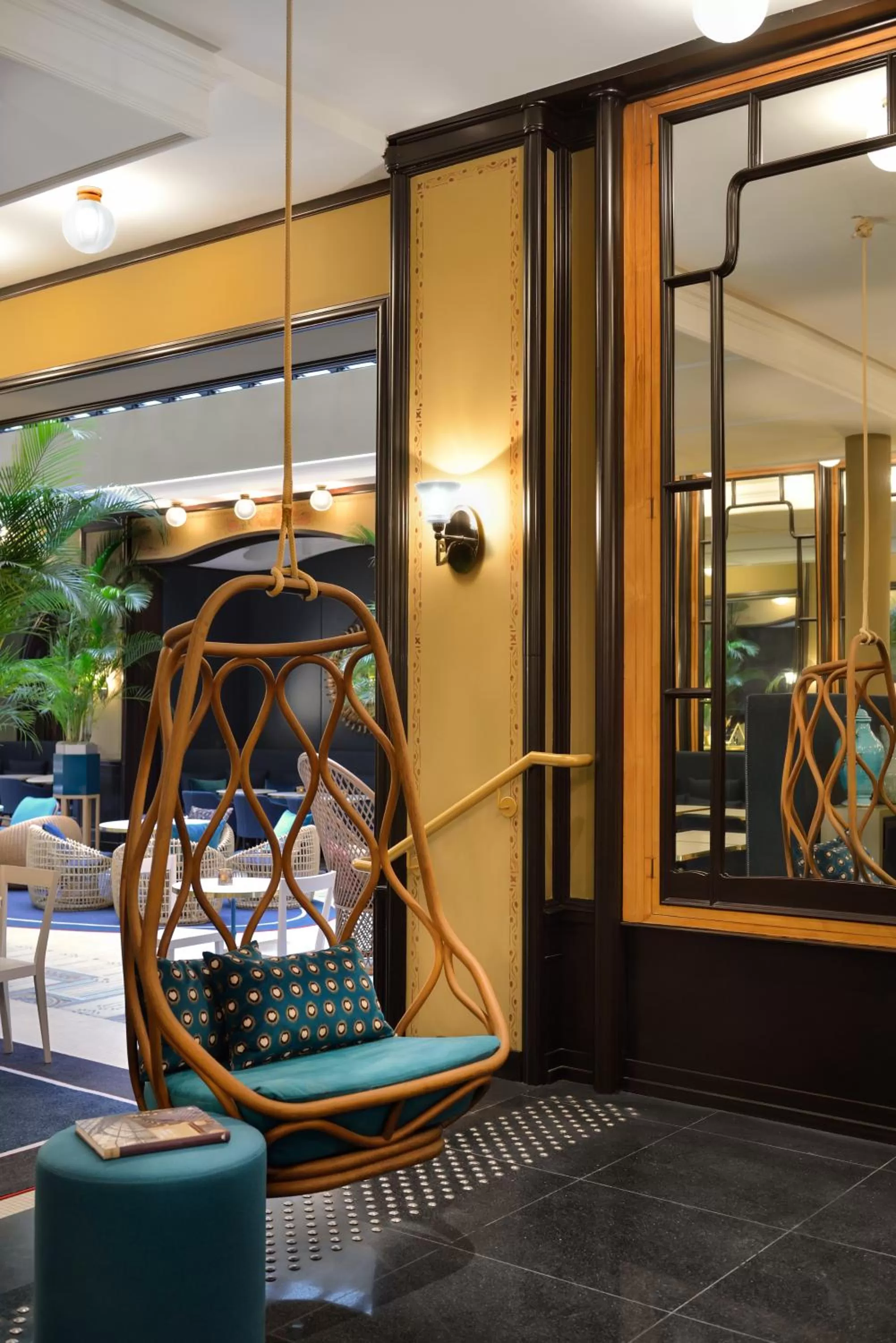 Lounge or bar in l'Echiquier Opéra Hotel Paris - MGallery Collection