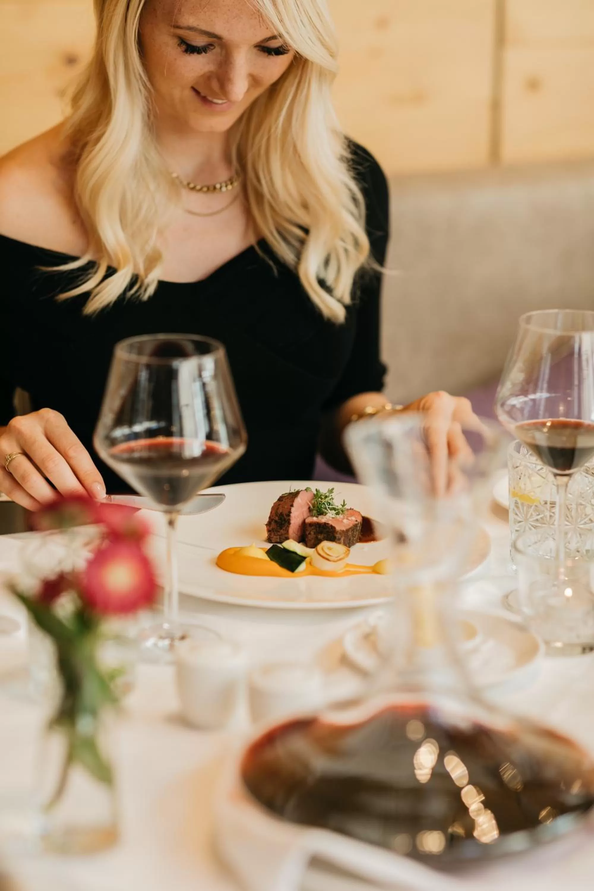 Restaurant/places to eat in Hotel Alpine Palace