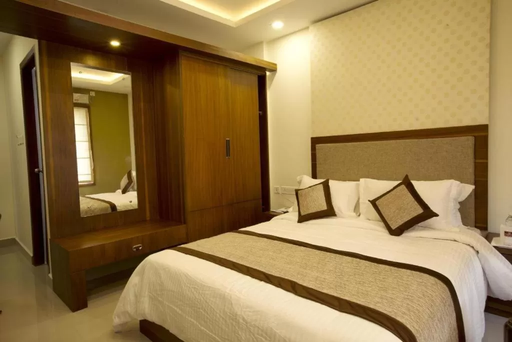 Rotano Glitz Inn - Glitz Inn Calicut