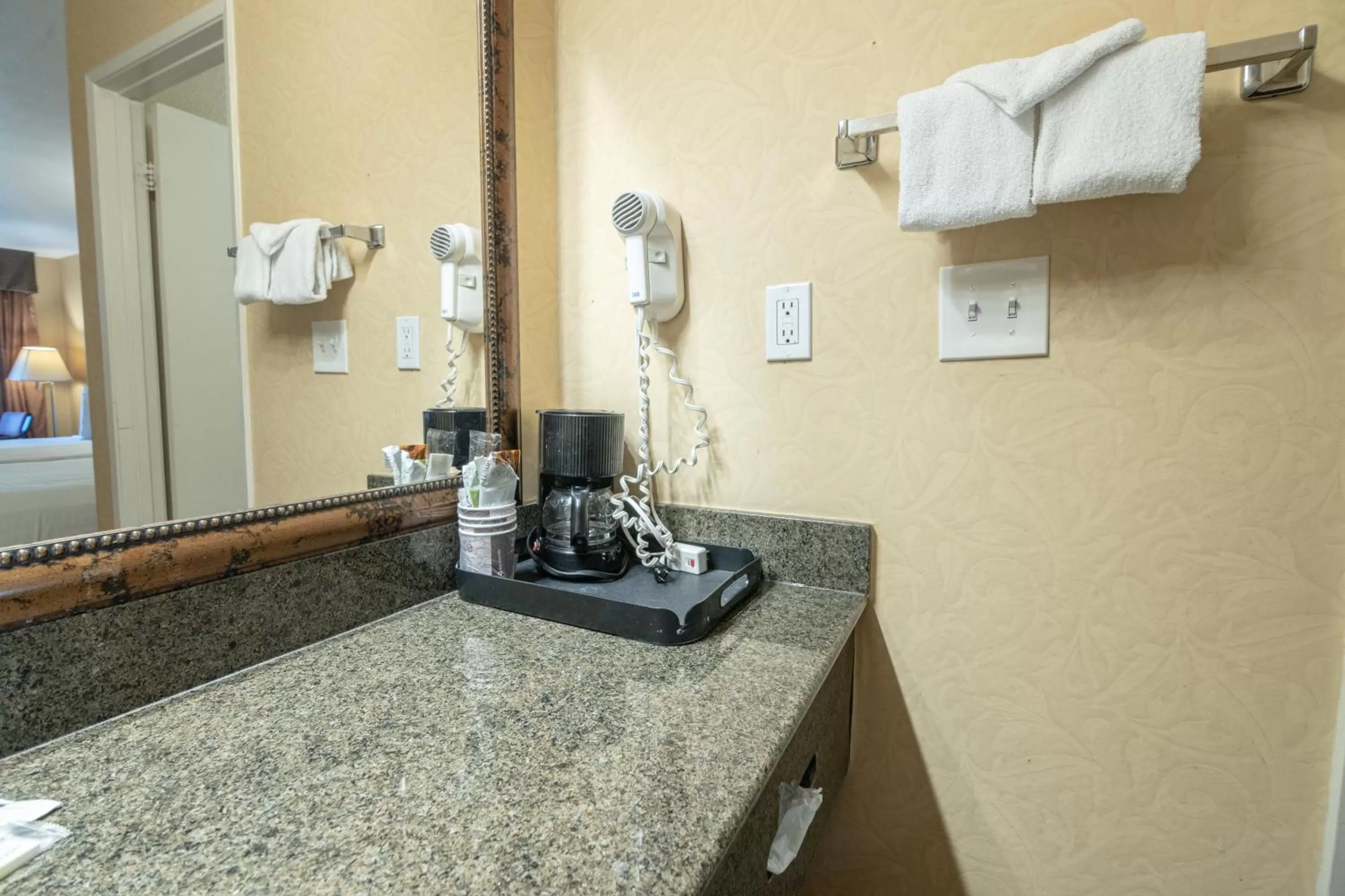 Coffee/tea facilities in Hospitality Inn