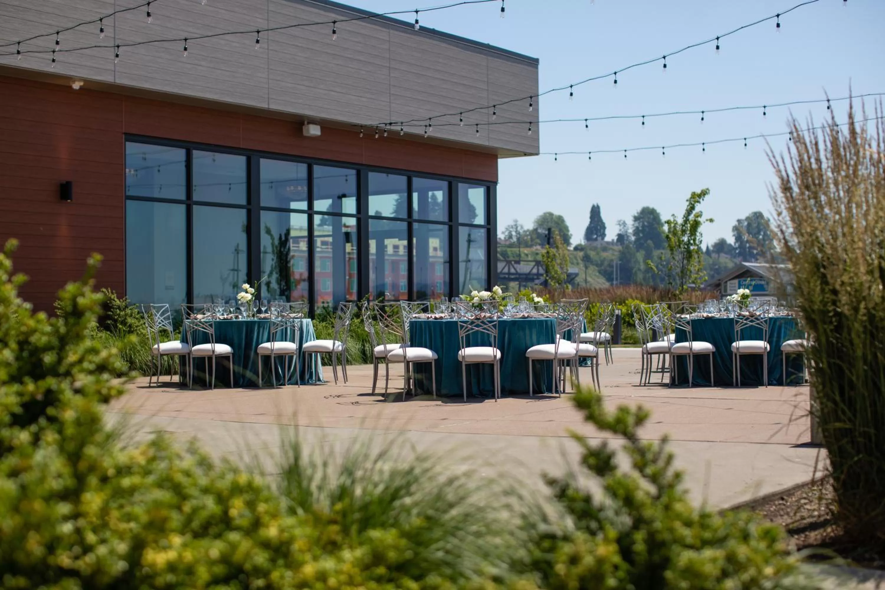 Restaurant/places to eat in Hotel Indigo Seattle Everett Waterfront Place by IHG