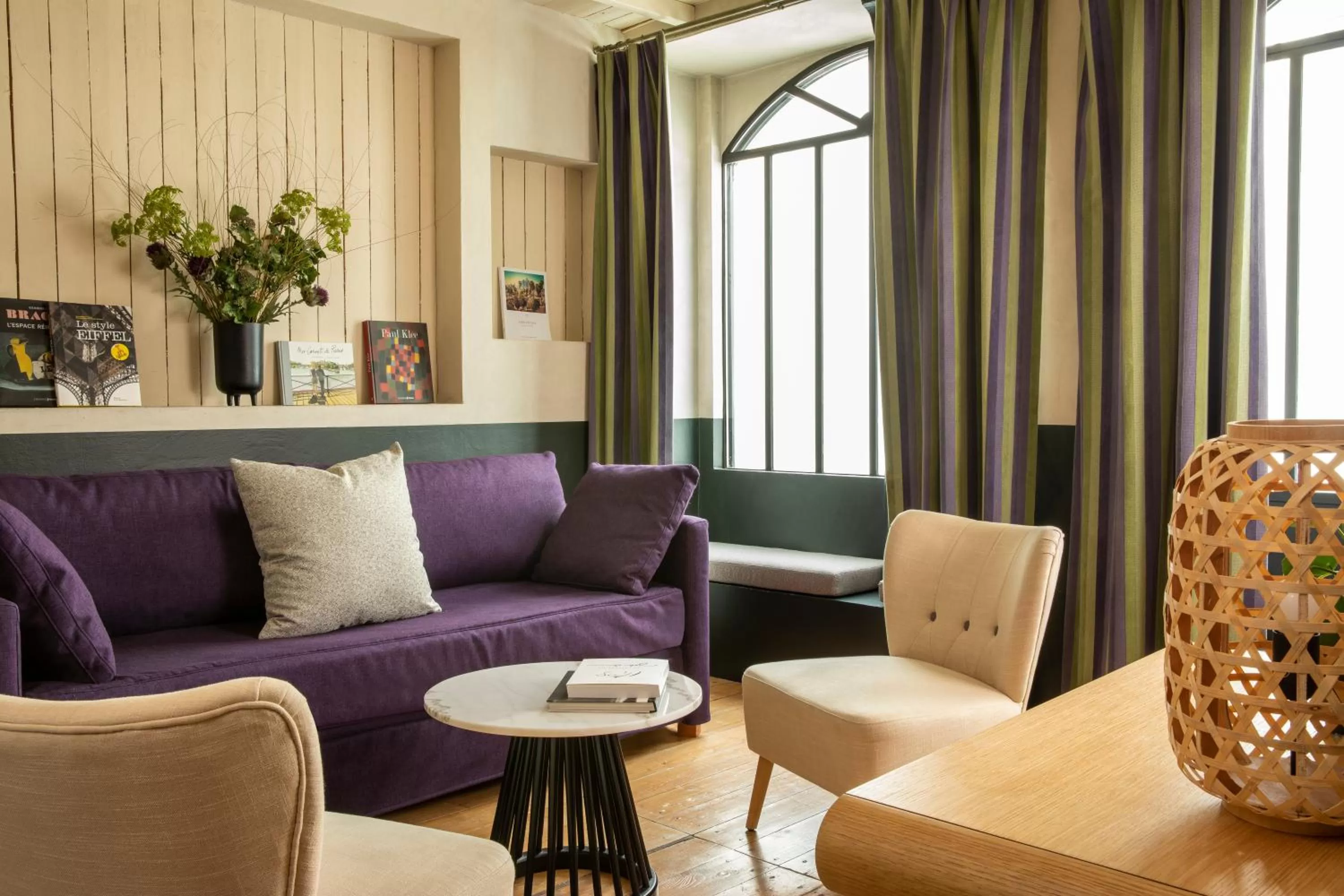Seating area in Hôtel Elysées Régencia
