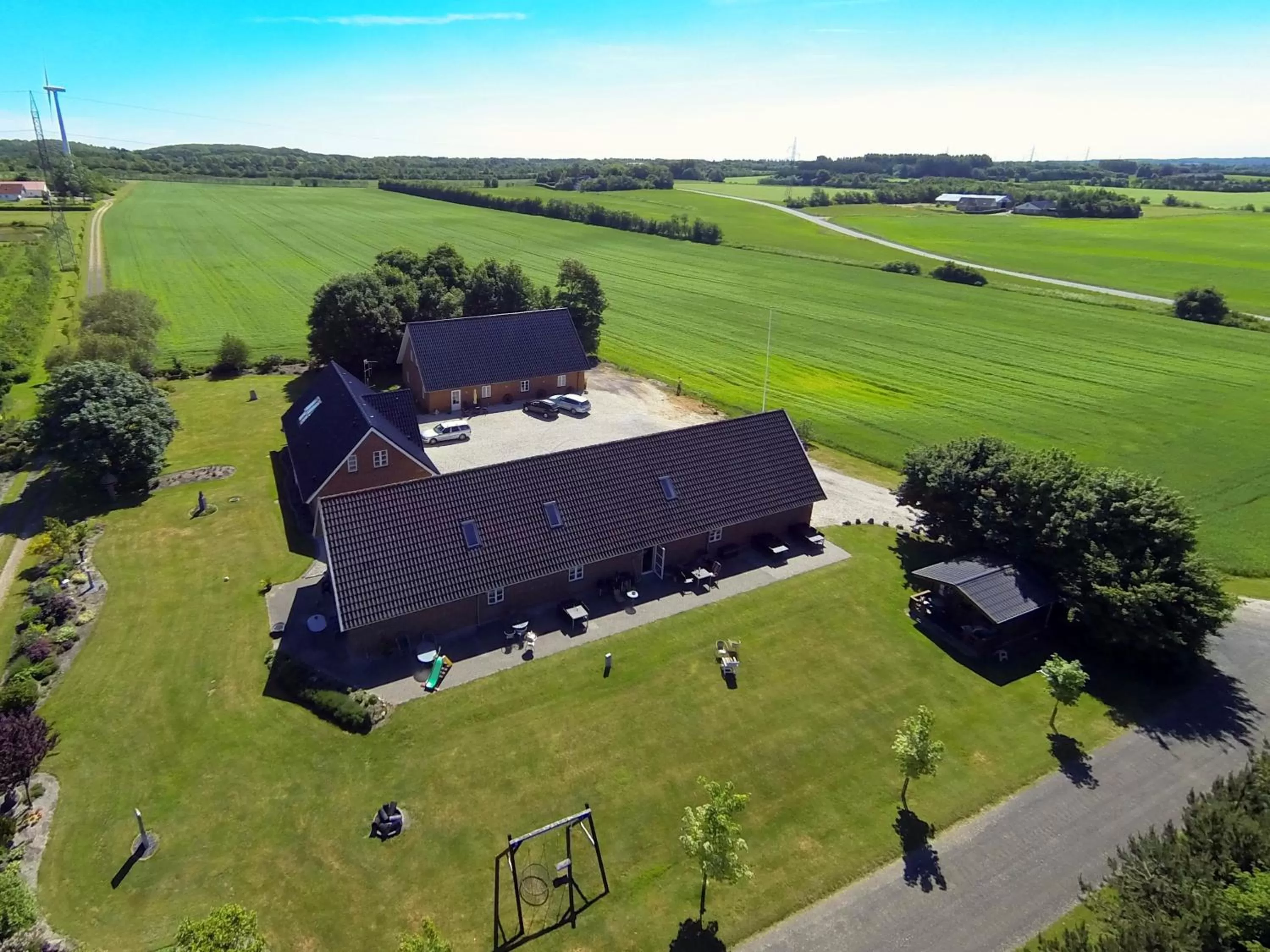 Bird's eye view, Bird's-eye View in Give Bed & Breakfast