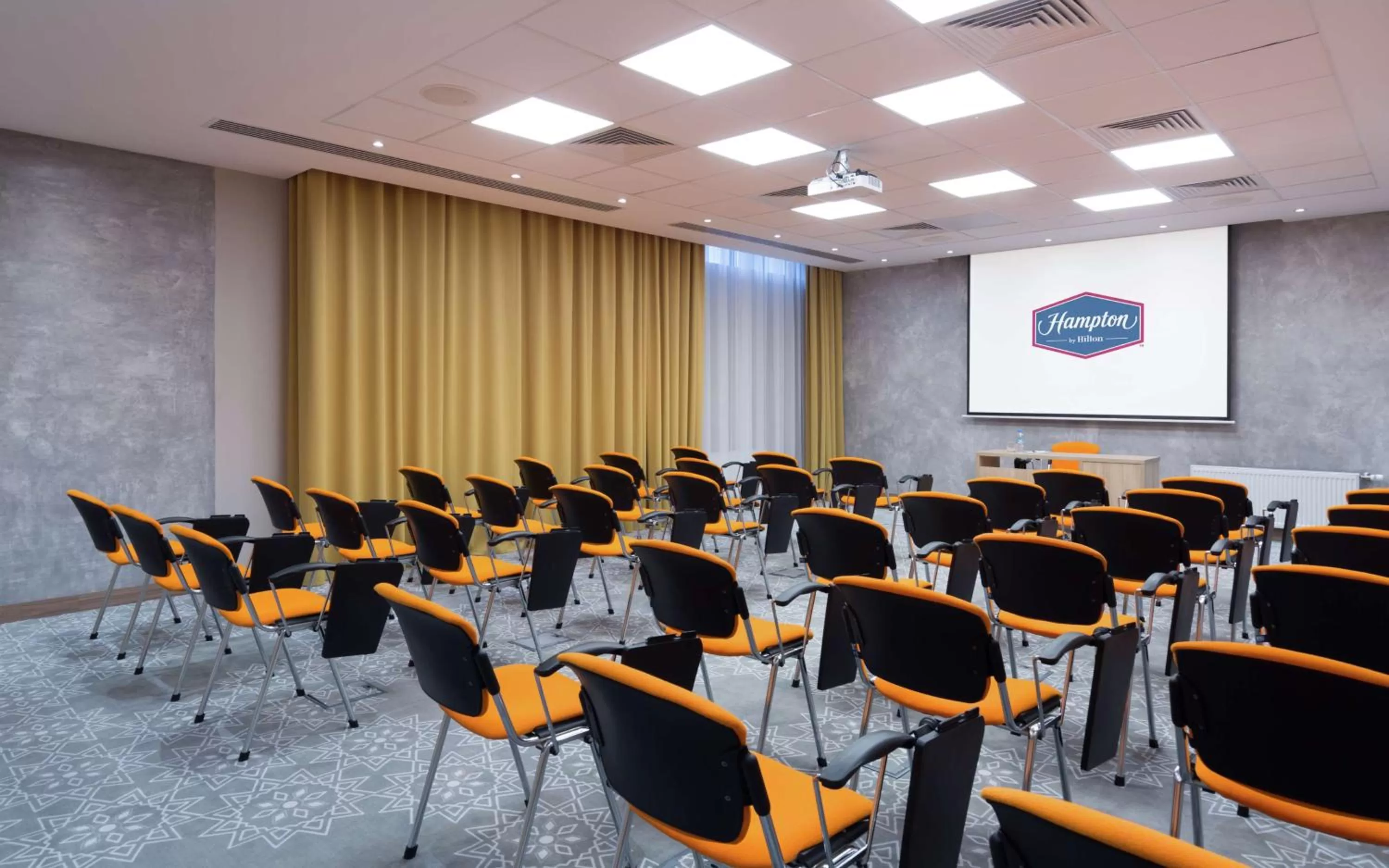 Meeting/conference room in Hampton By Hilton Astana Triumphal Arch