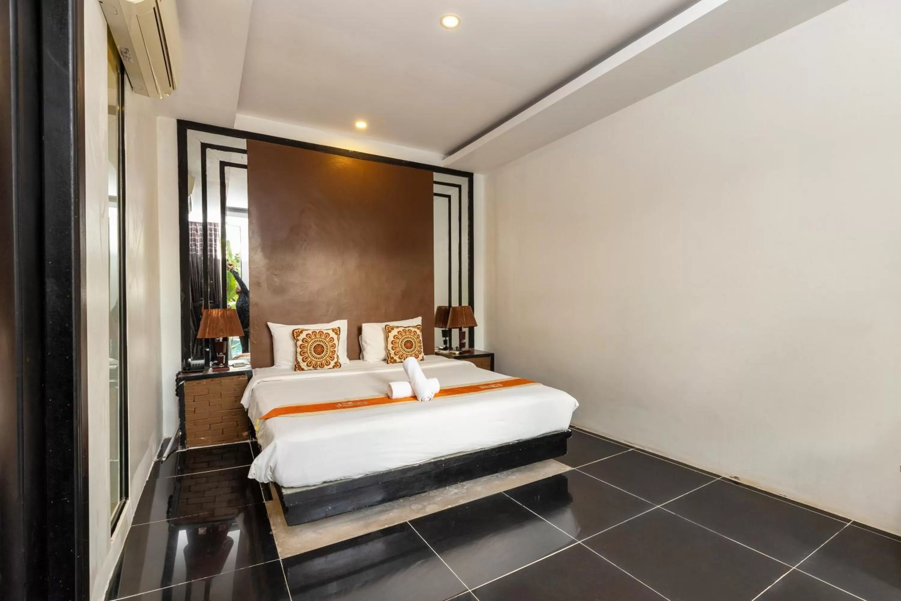 Bedroom, Bed in Maison Gen Angkor