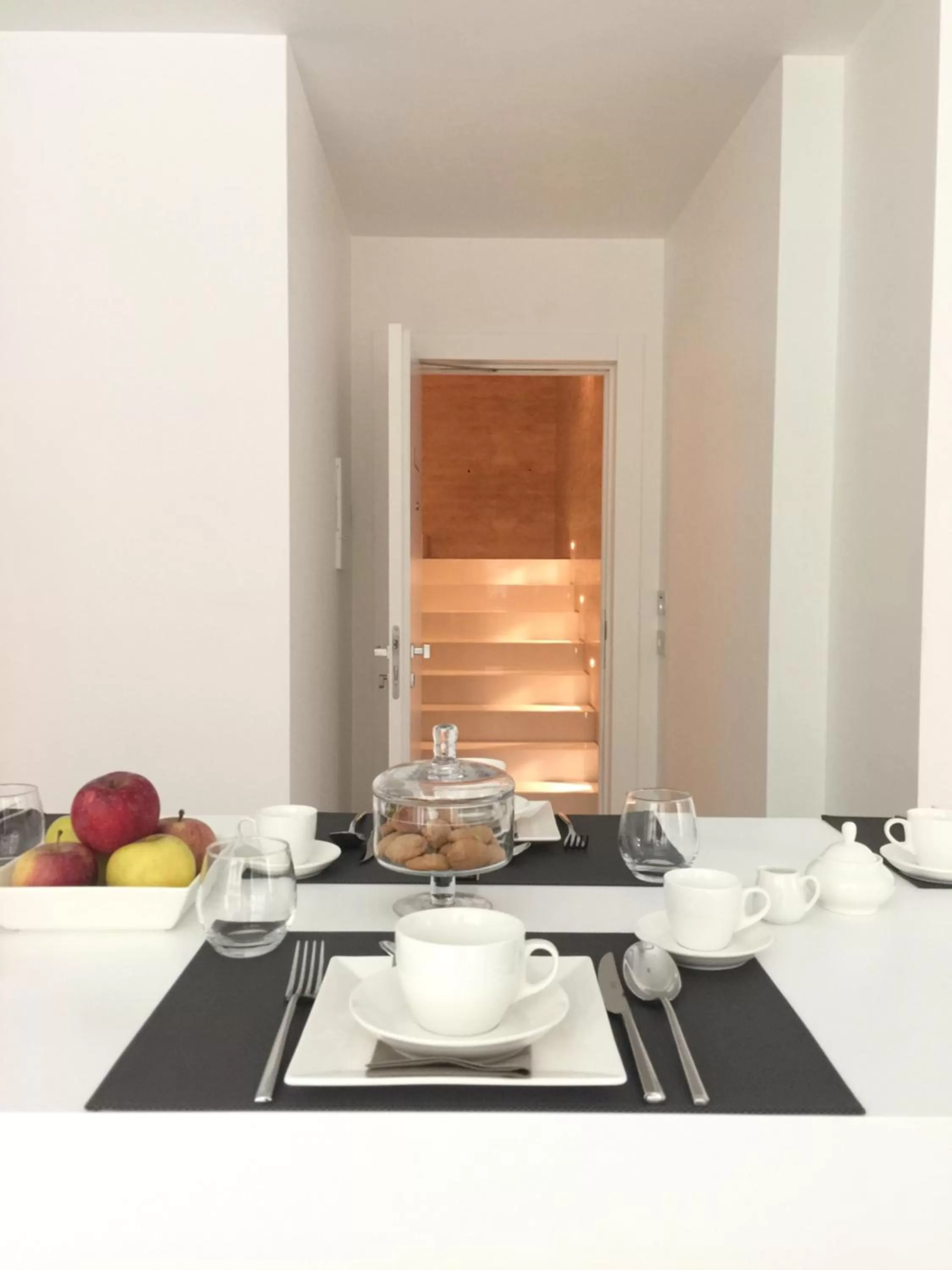 Food and drinks in Dilman Luxury Stay