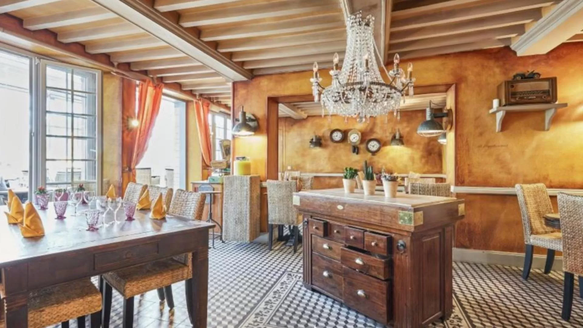 Hotel restaurant La Pêcherie - Le manoir d'à coté - Les 5 ruches -Logis hôtels