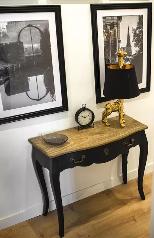 Decorative detail in Bienvenue Chez Nous