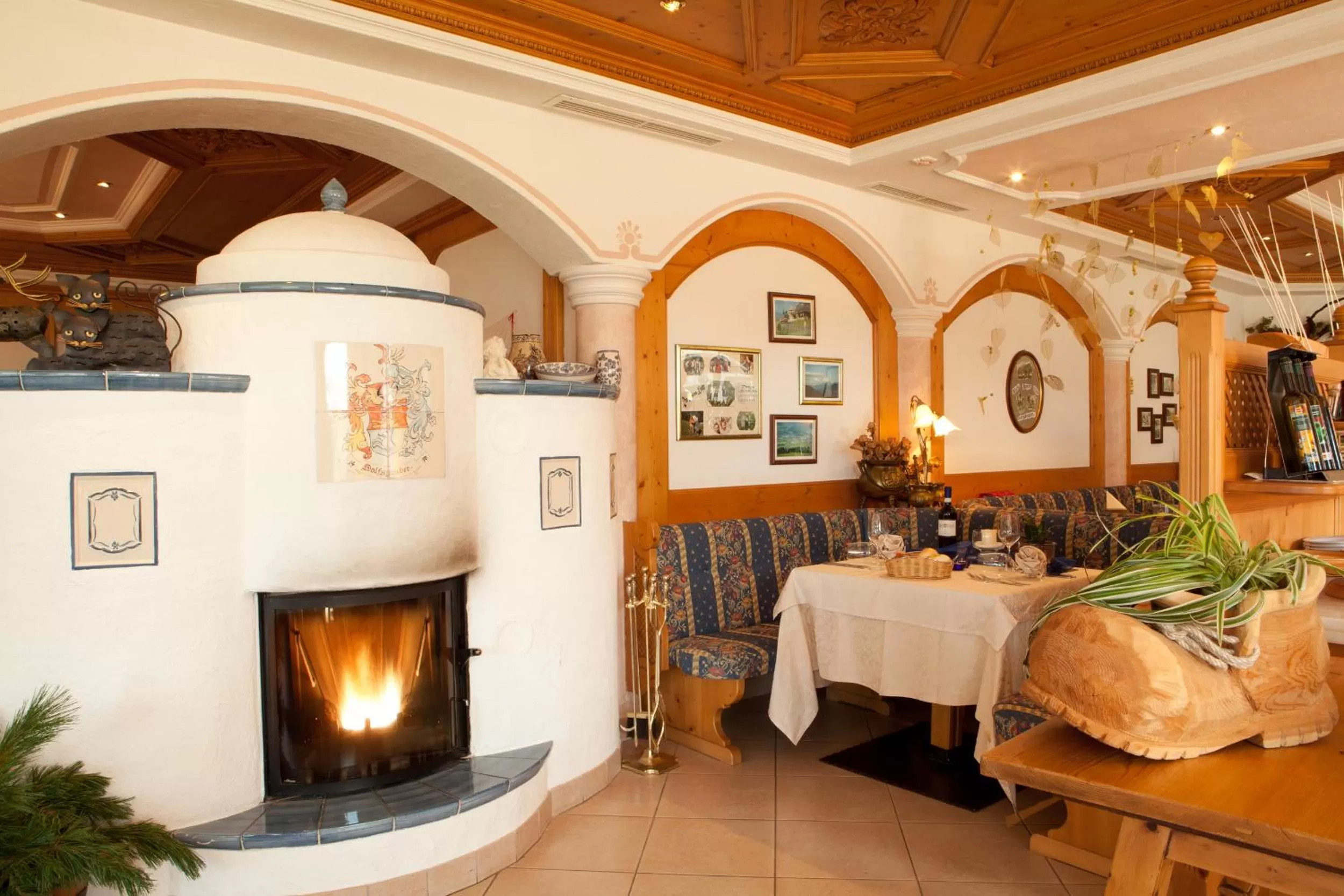 Restaurant/places to eat in Hotel Amaten