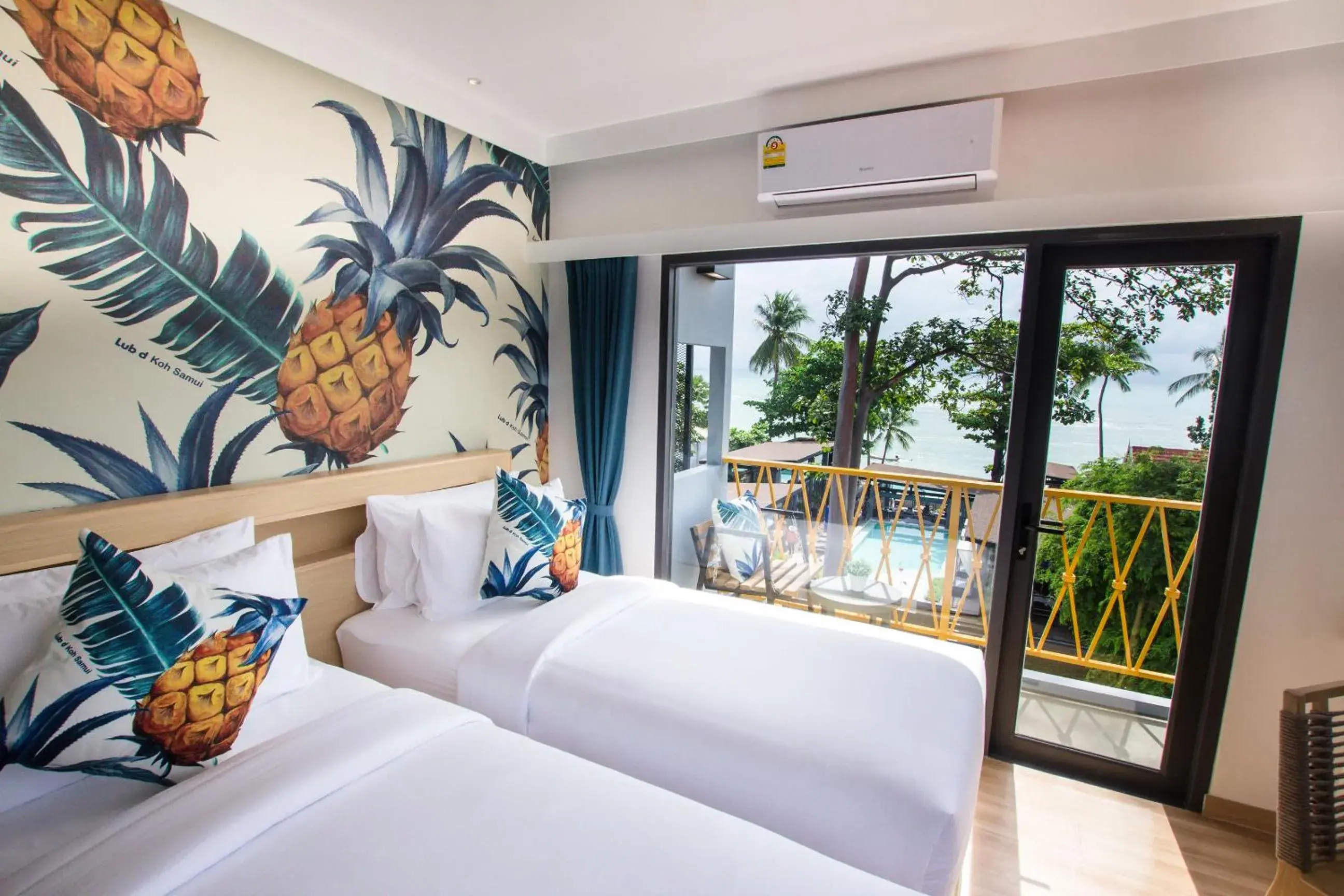 Deluxe Twin Room with Sea View in Lub d Koh Samui Chaweng Beach - Beachfront & Vibrant Social Vibe Deluxe Twin Room with Sea View in Lub d Koh Samui Chaweng Beach - Beachfront & Vibrant Social Vibe