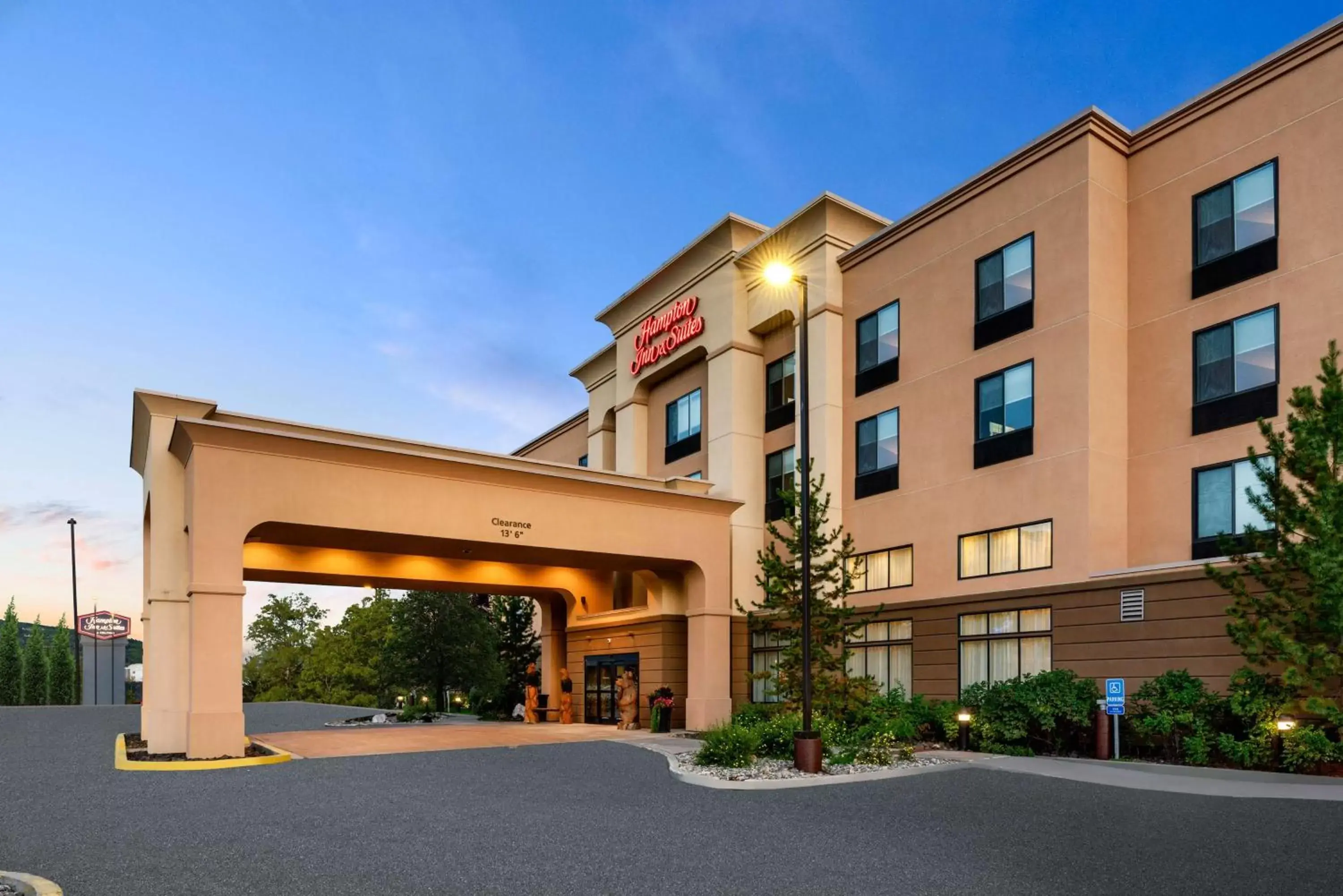 Hampton Inn & Suites Fairbanks Hampton Inn & Suites Fairbanks