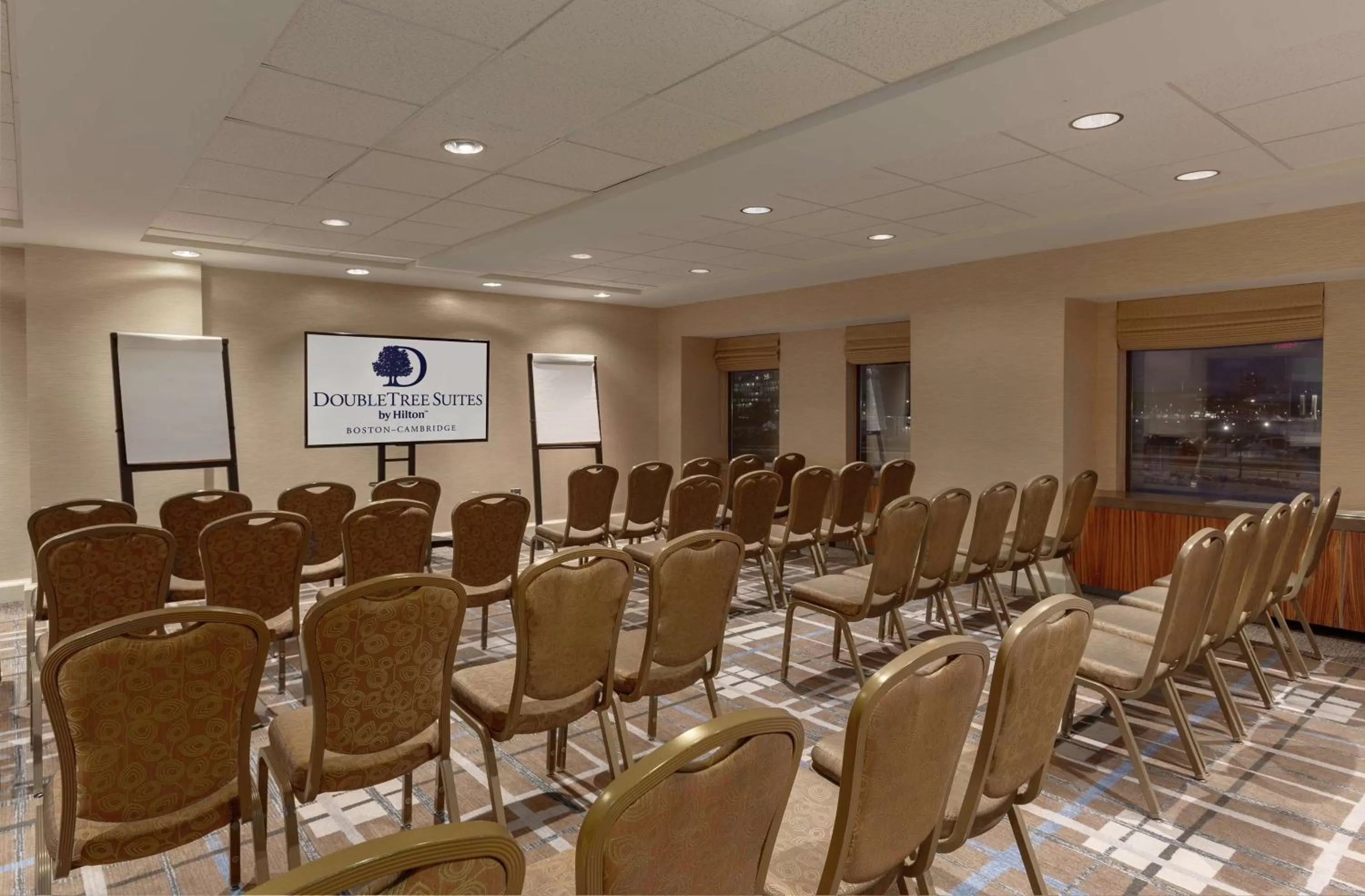 Meeting/conference room in DoubleTree Suites by Hilton Hotel Boston - Cambridge