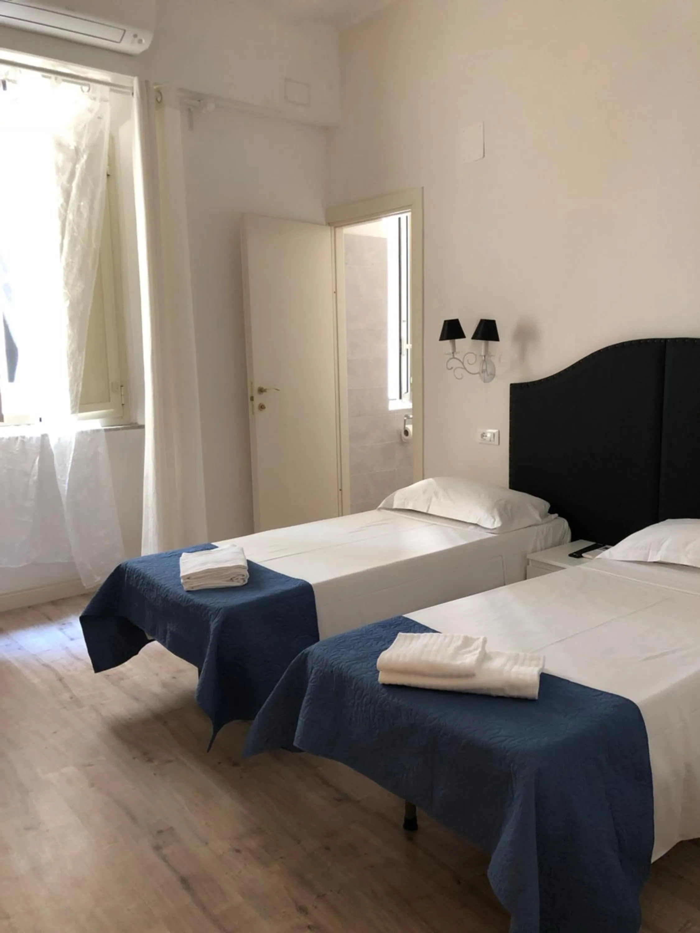 Photo of the whole room, Bed in Hotel Cathrine