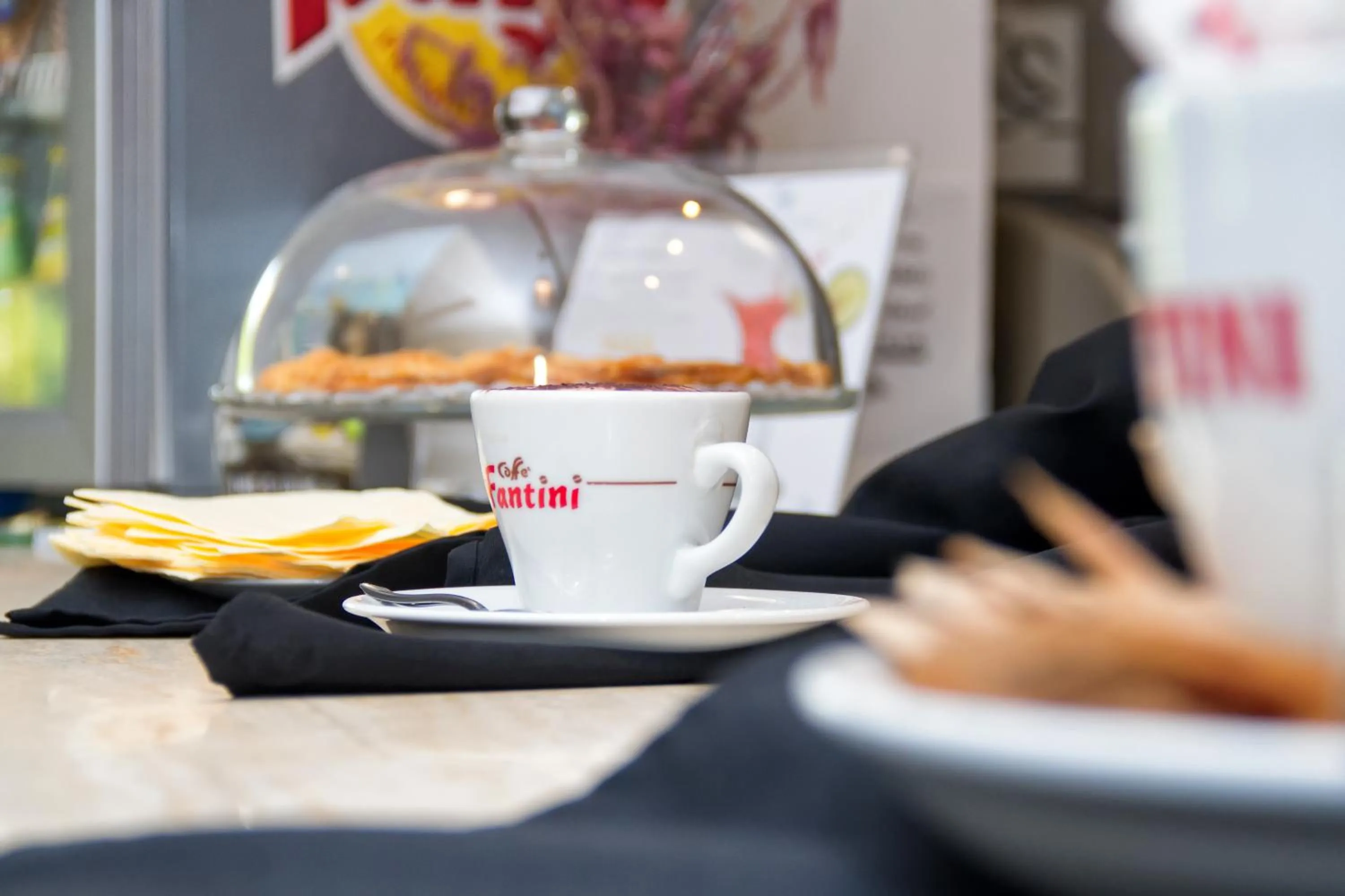 Lounge or bar in Excel Hotel Roma Ciampino