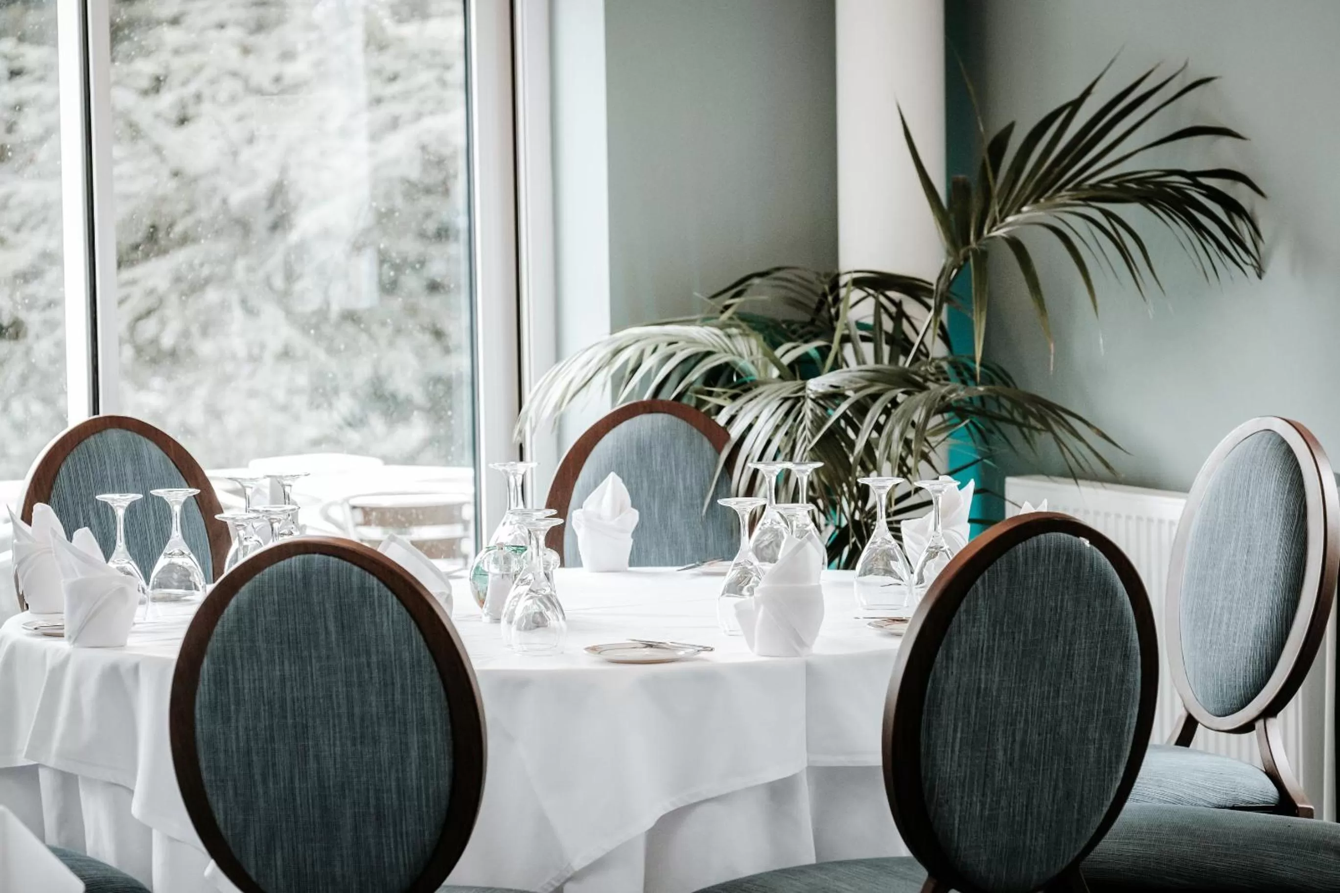Restaurant/places to eat in Manor Parc Hotel