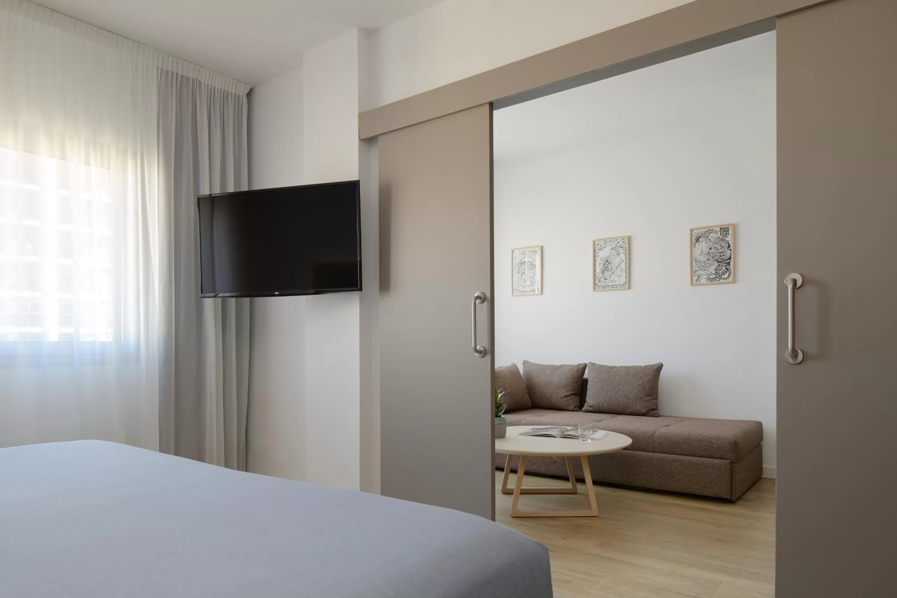 Photo of the whole room, Bed in INNSiDE by Meliá Barcelona Apolo