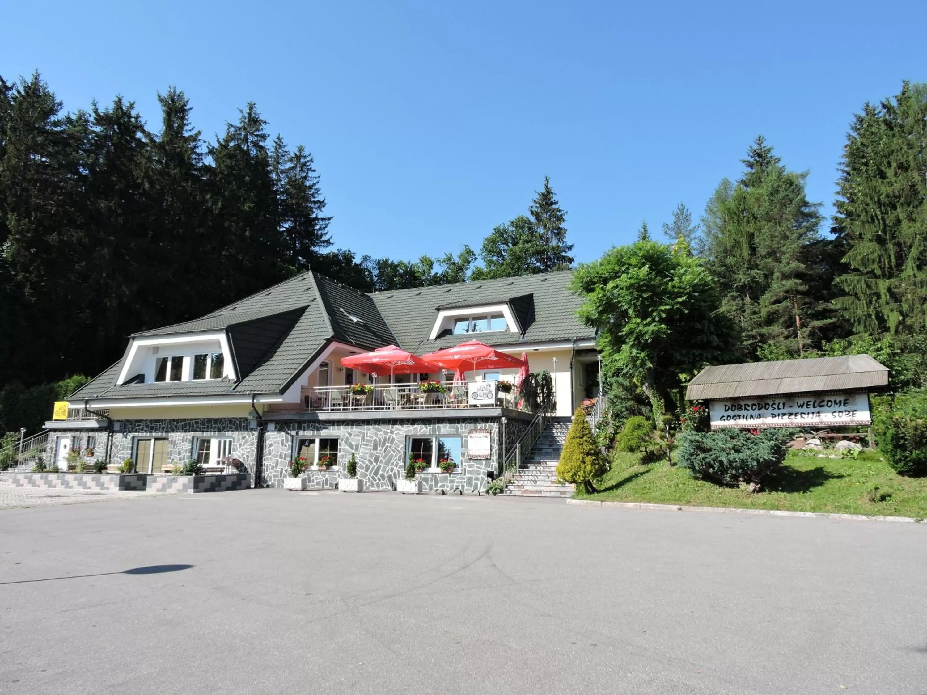 Property Building in Gostilna PIK