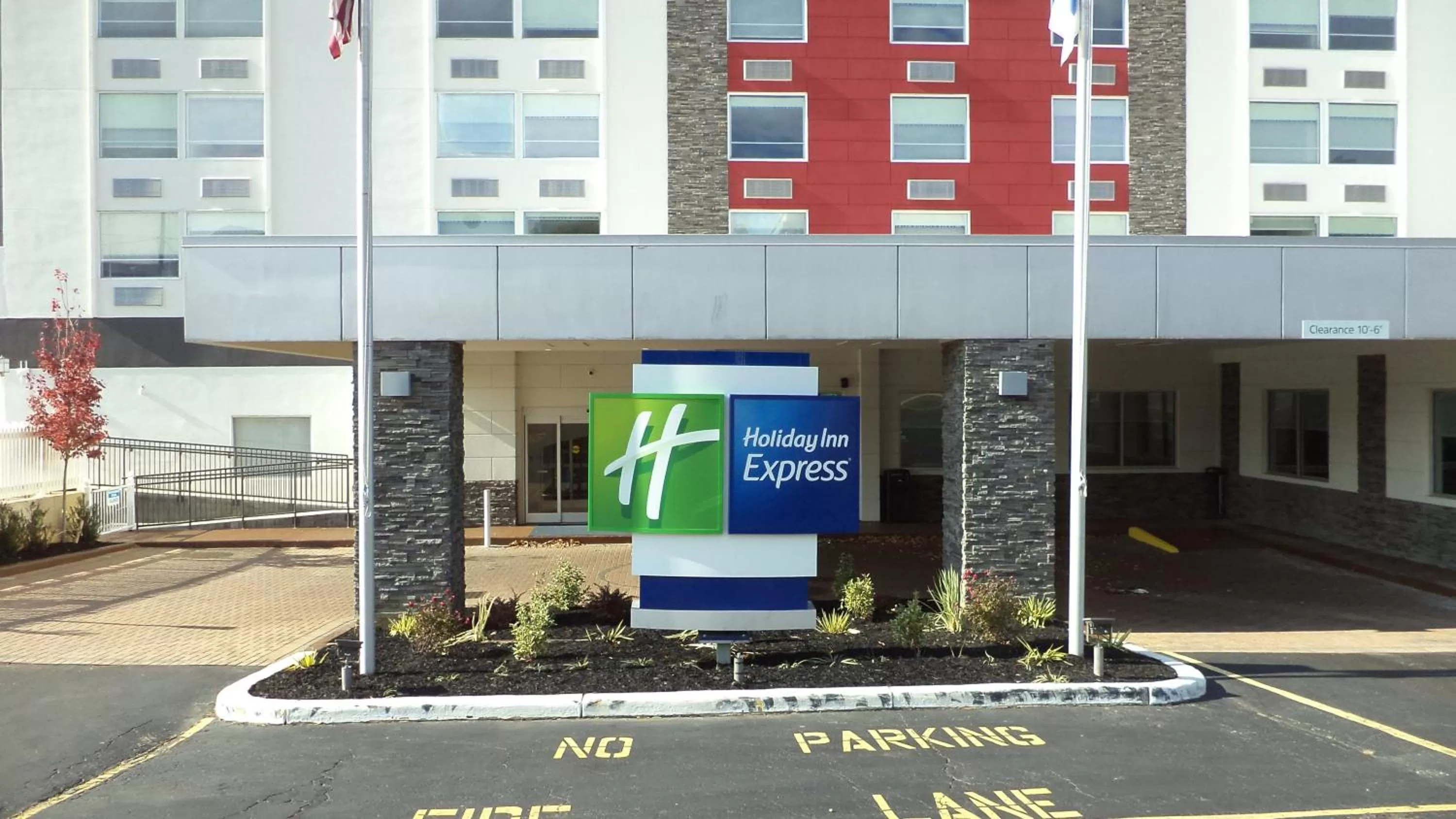 Property building in Holiday Inn Express Richmond - Midtown by IHG