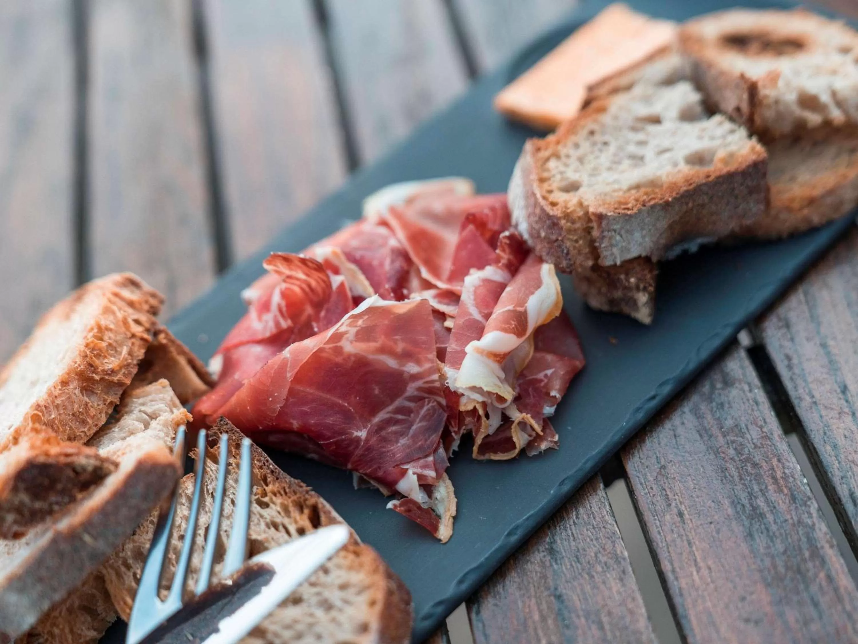 Lounge or bar, Food in Novotel Thalassa Ile d'Oléron