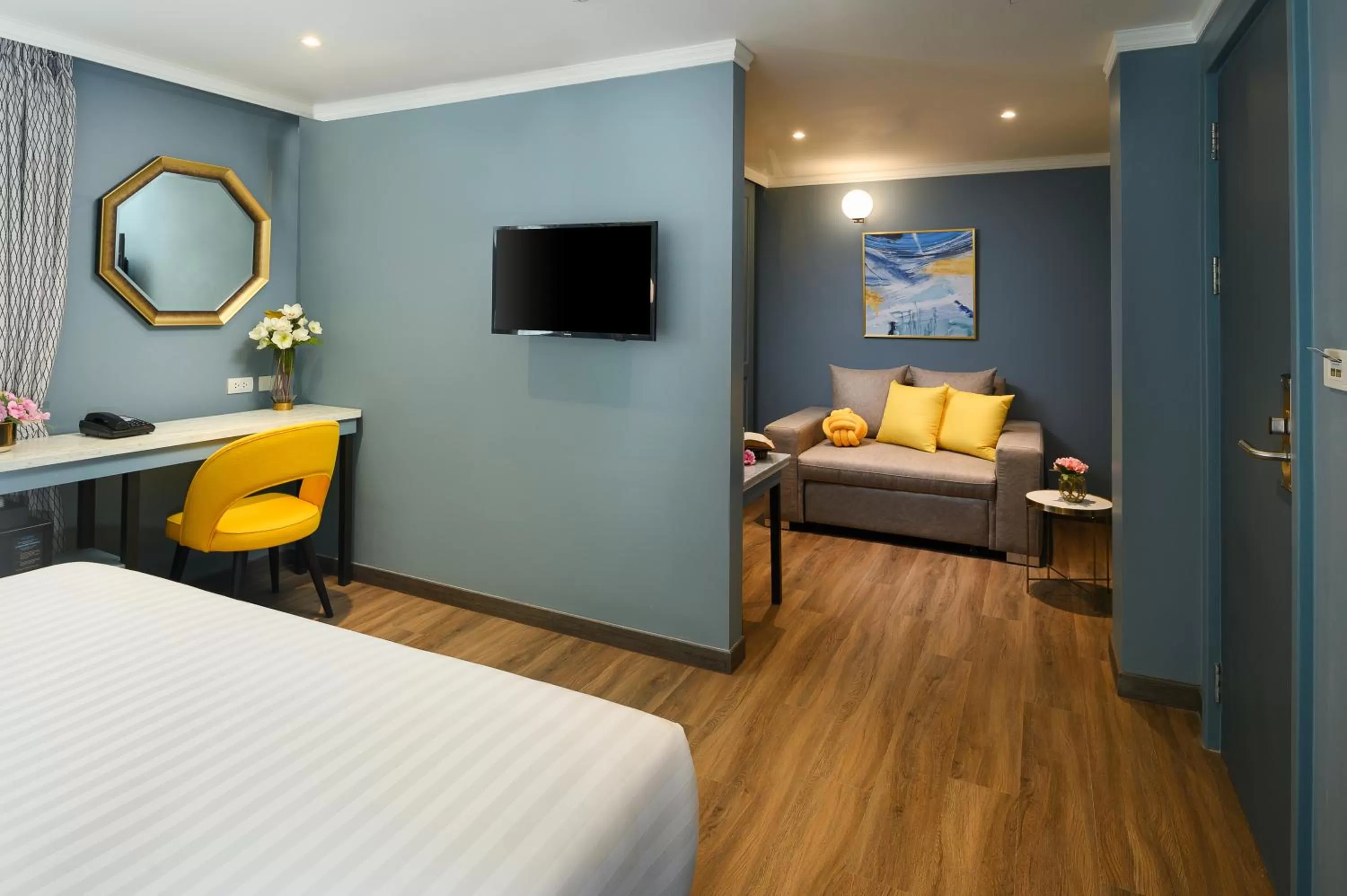 Bed in The Mulberry Bangkok Khaosan Road