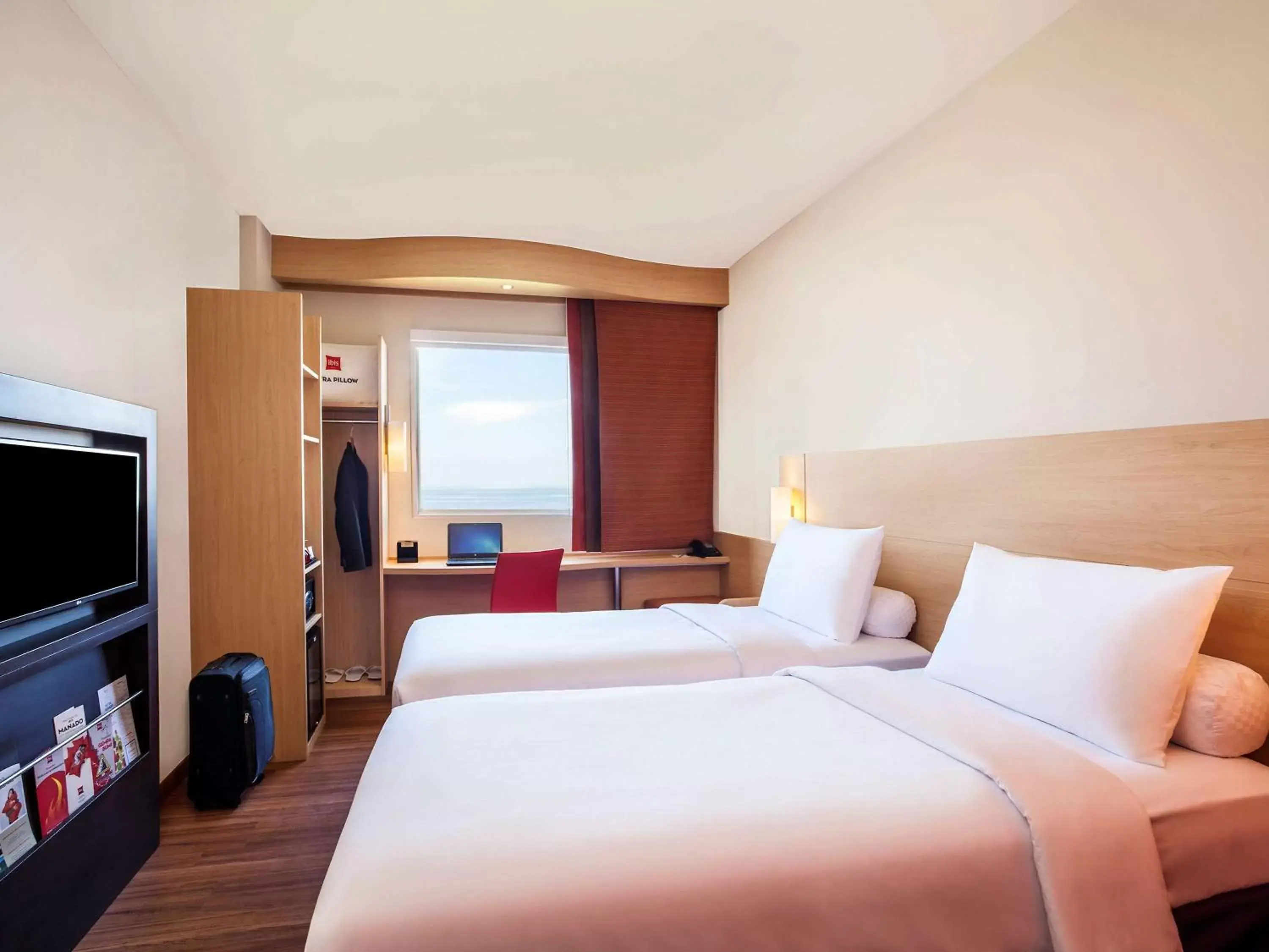Superior Twin Room in Ibis Manado City Center Boulevard Superior Twin Room in Ibis Manado City Center Boulevard