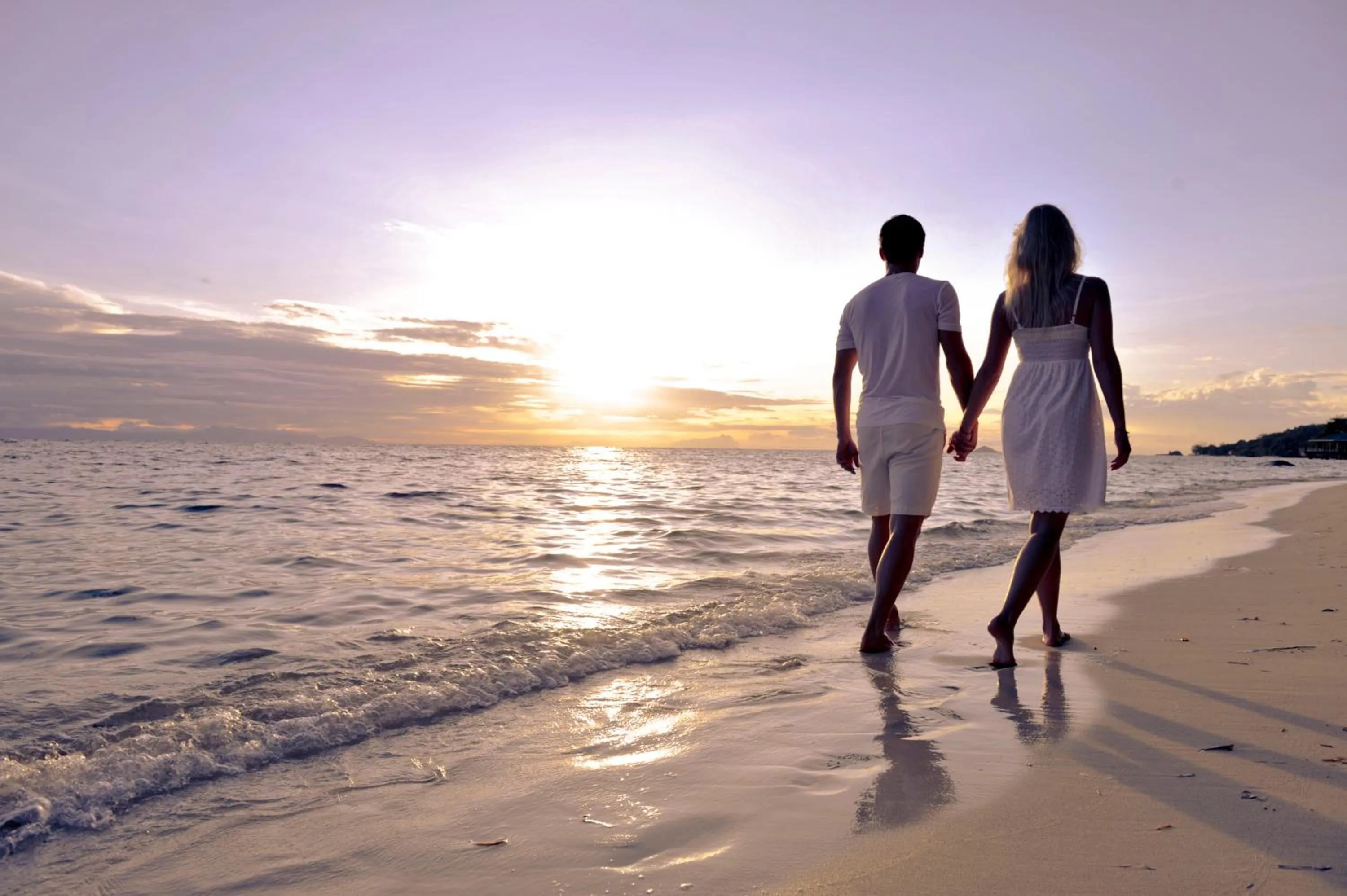 People in Coco de Mer Hotel and Black Parrot Suites