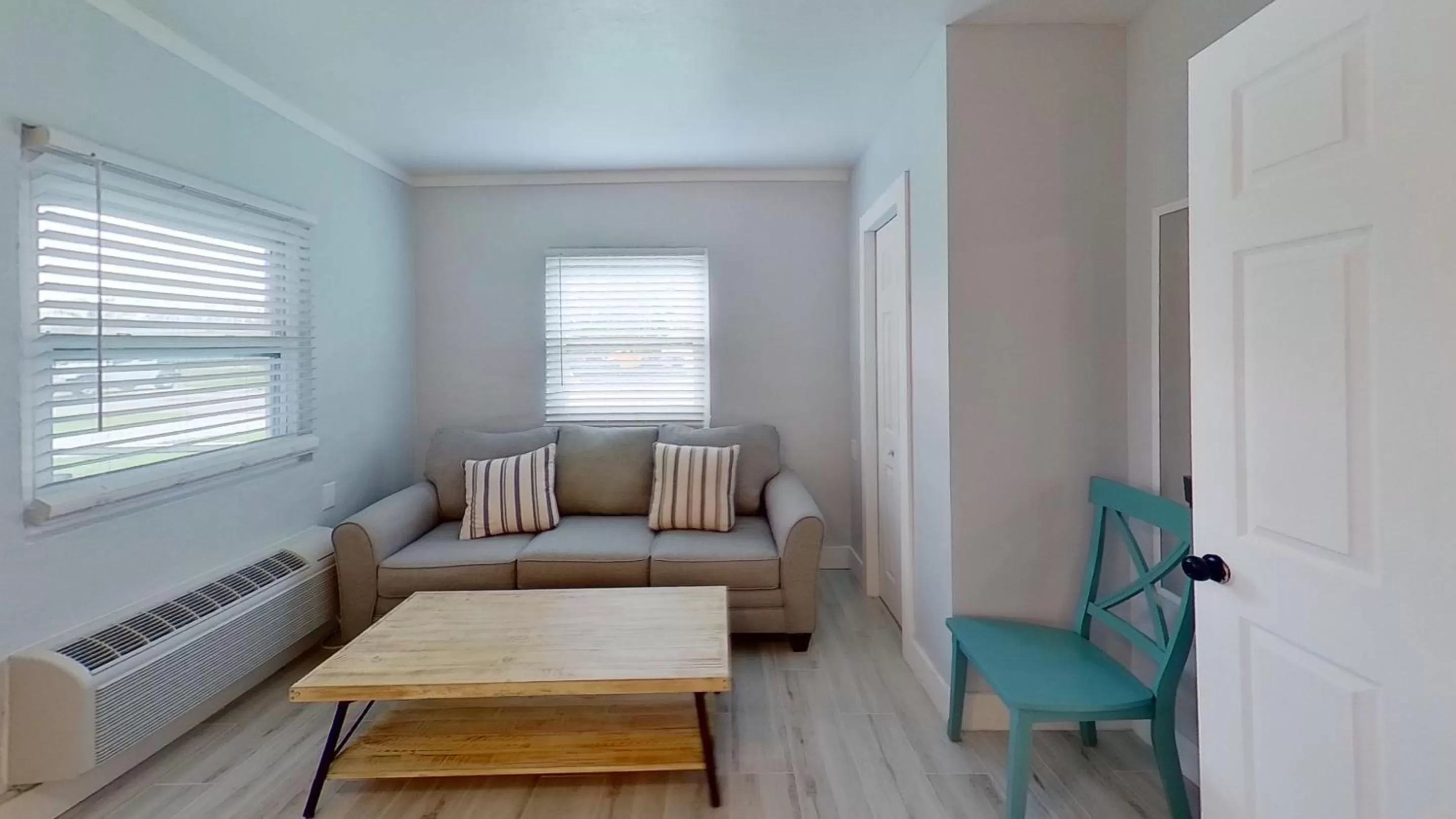 Living room in Matlacha on Shoreview