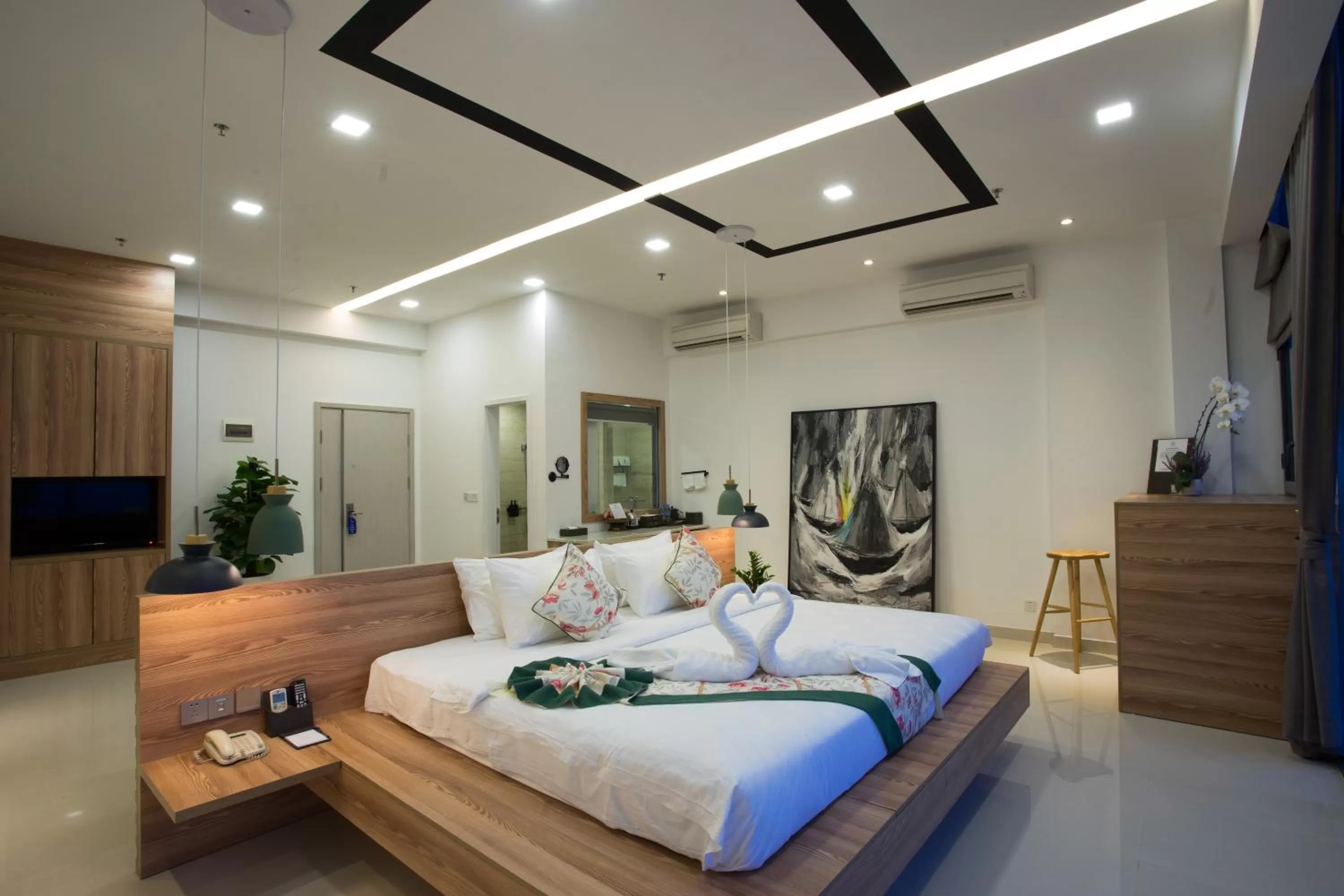 Bed in The Snowbell Hotel & Spa at The Bridge