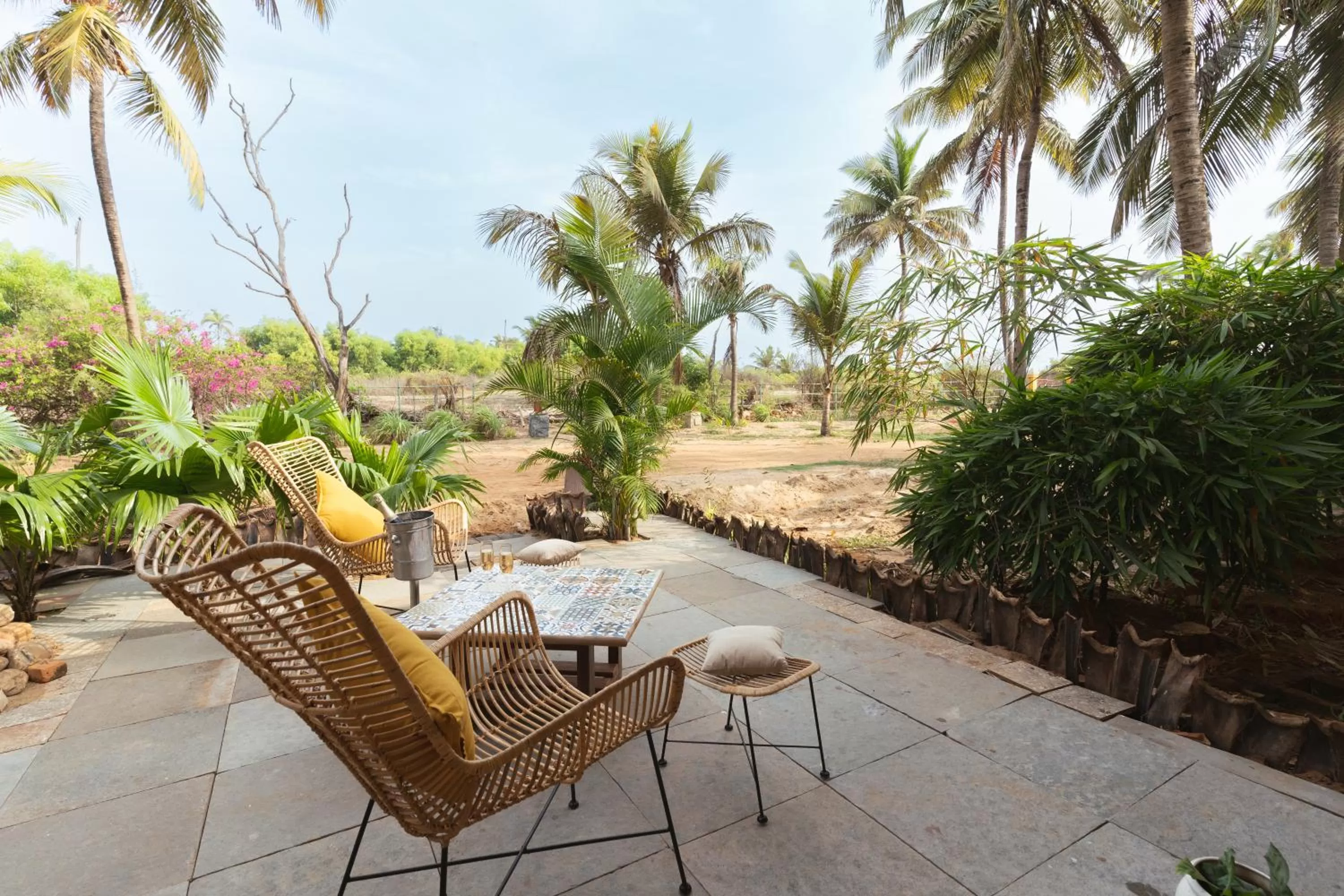 King Reef Suite with Private Garden Access - single occupancy - Pet Friendly in C Roque Beach Resort