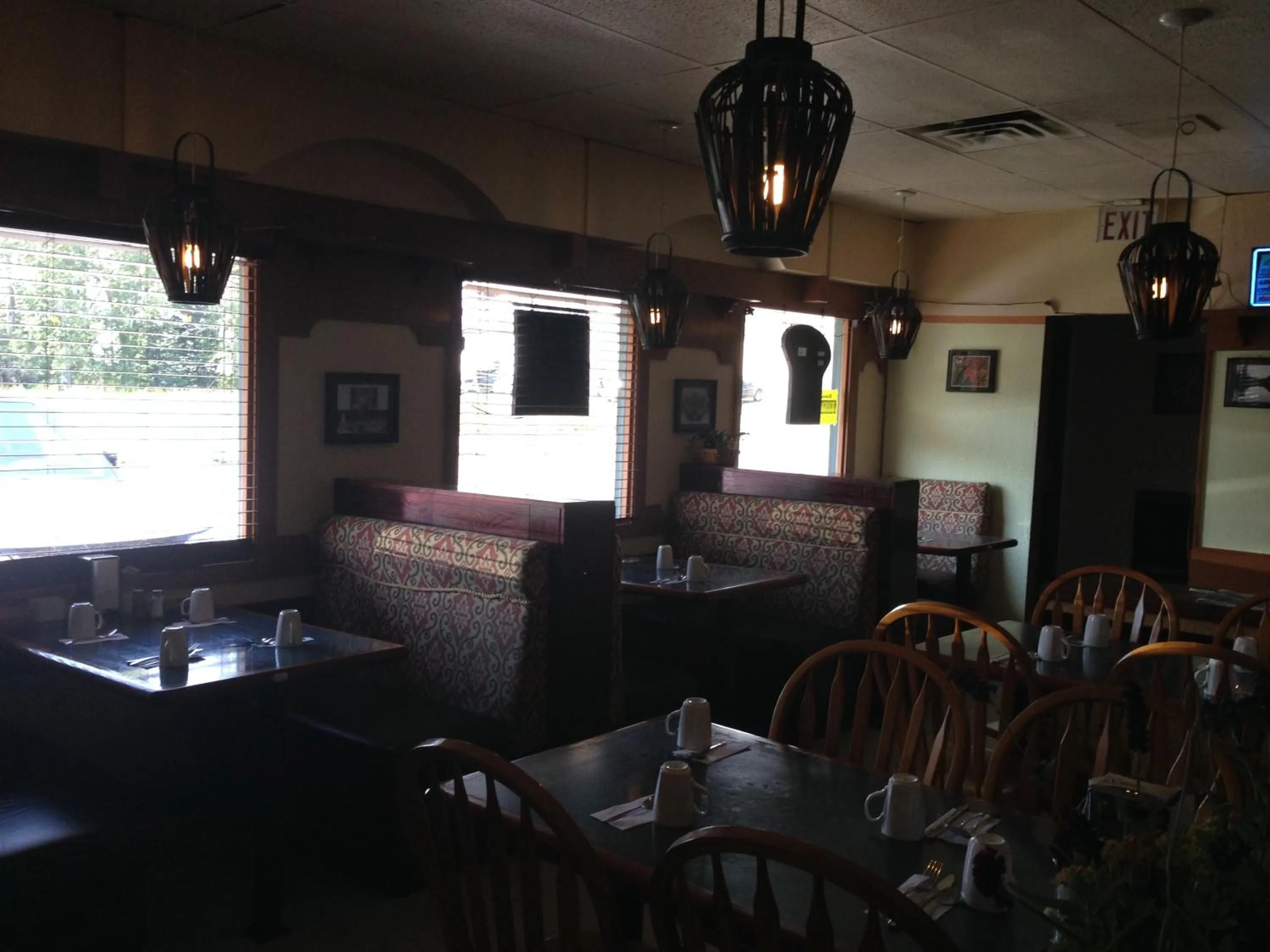 Restaurant/places to eat in Sundre Motor Inn