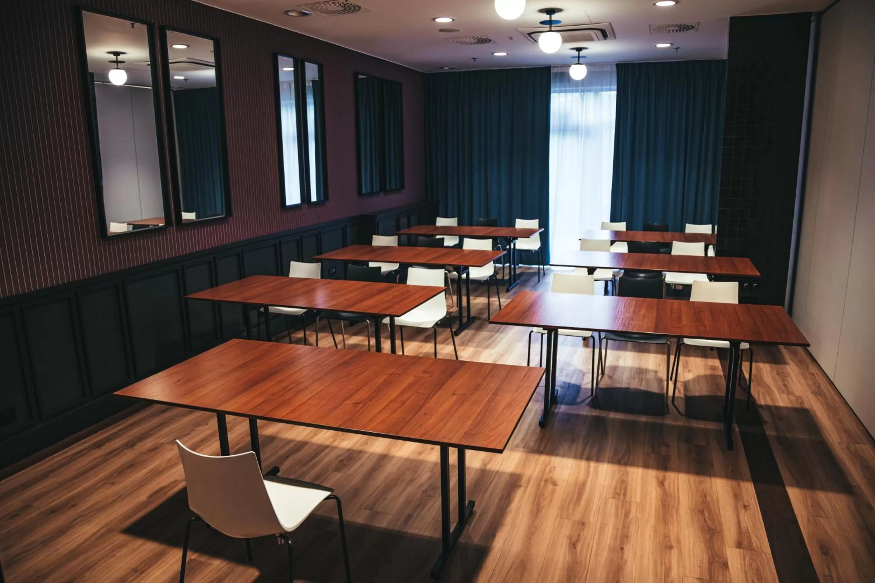 Lobby or reception in ibis Styles Wałbrzych