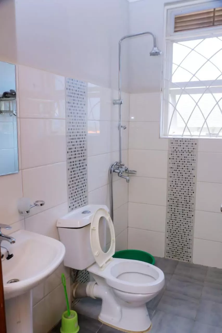 Bathroom in Karibu Namugongo