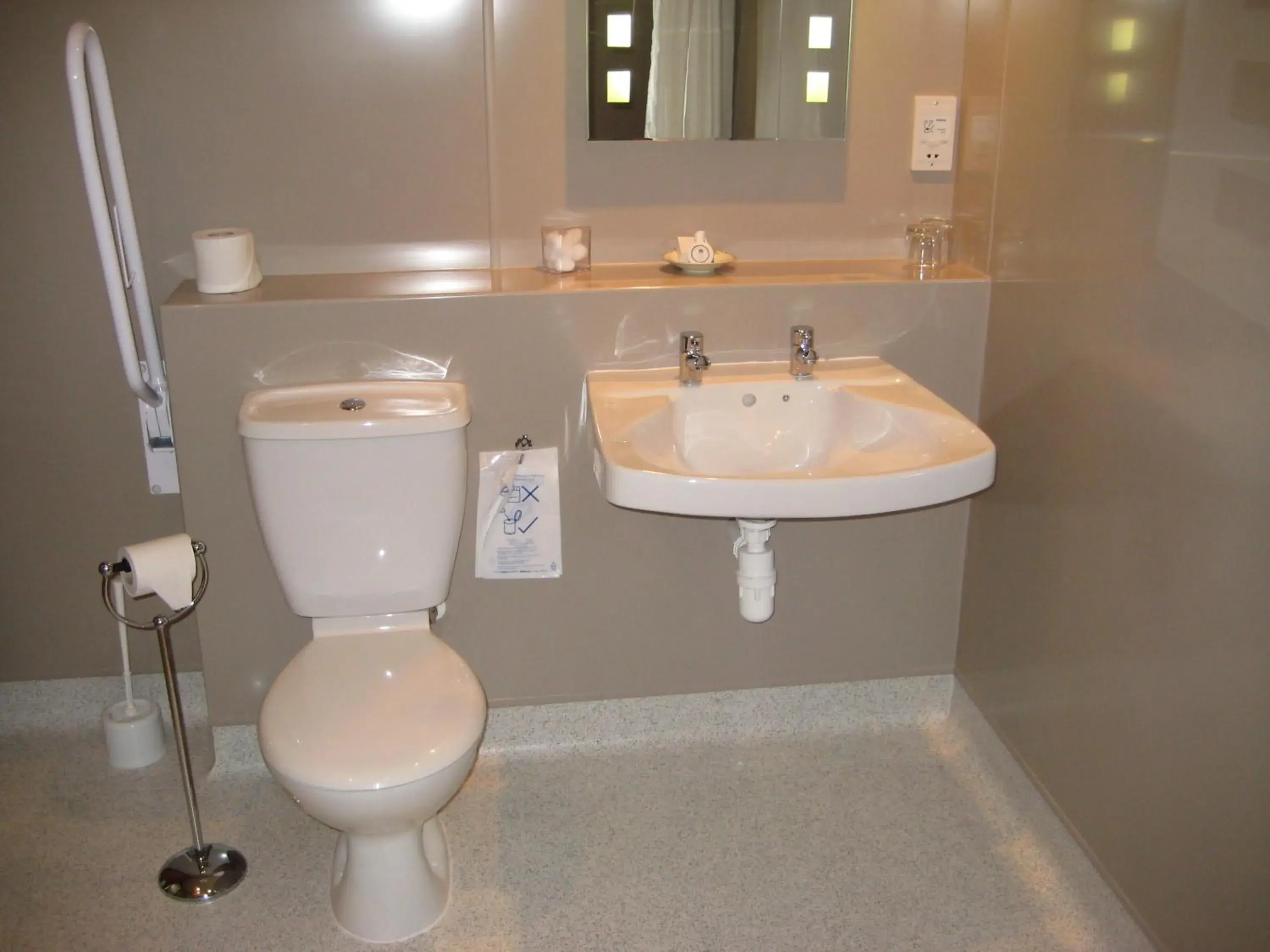 Double Room - Disability Access in Ivy House Country Hotel Double Room - Disability Access in Ivy House Country Hotel