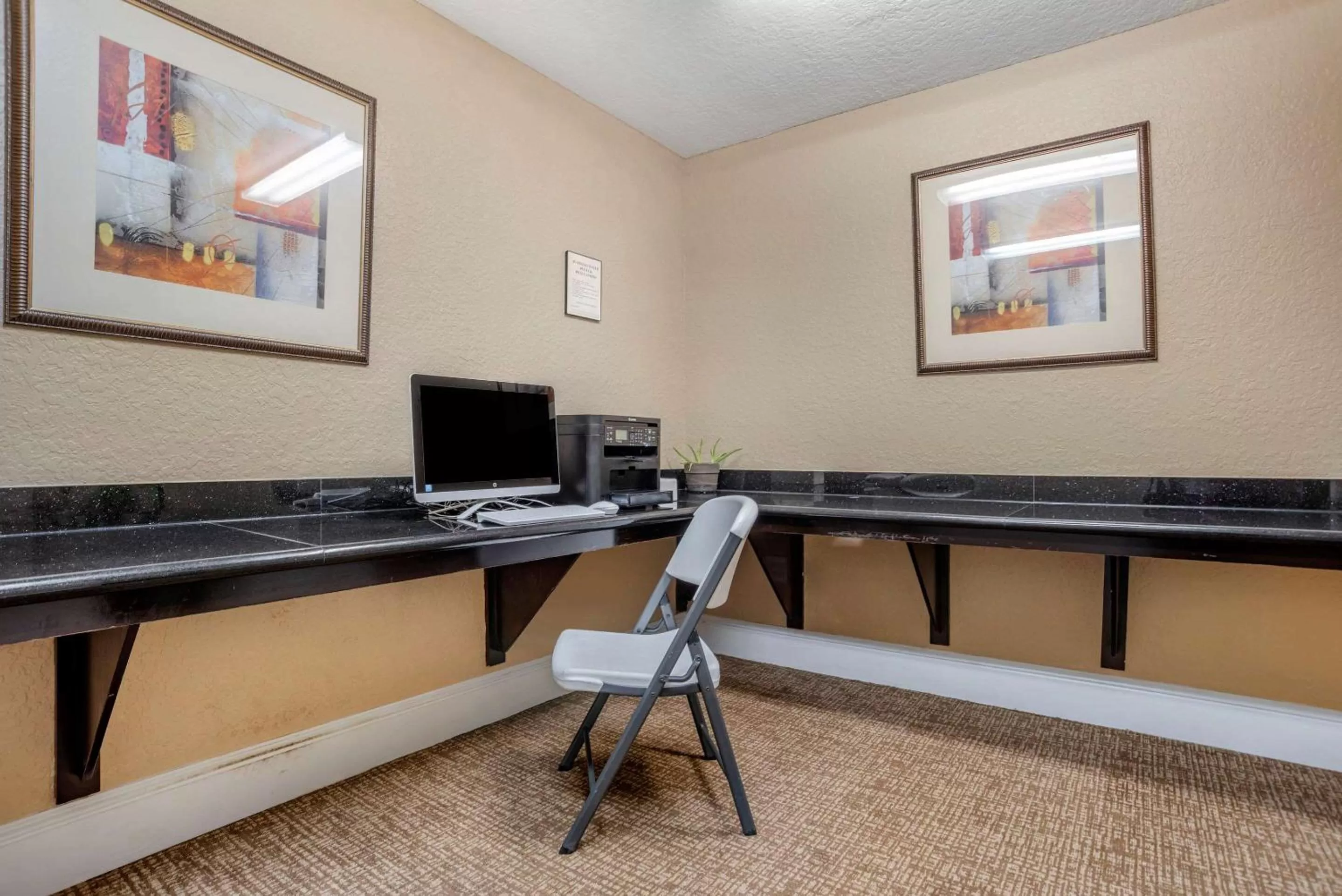 On site in Comfort Inn & Suites Marianna I-10