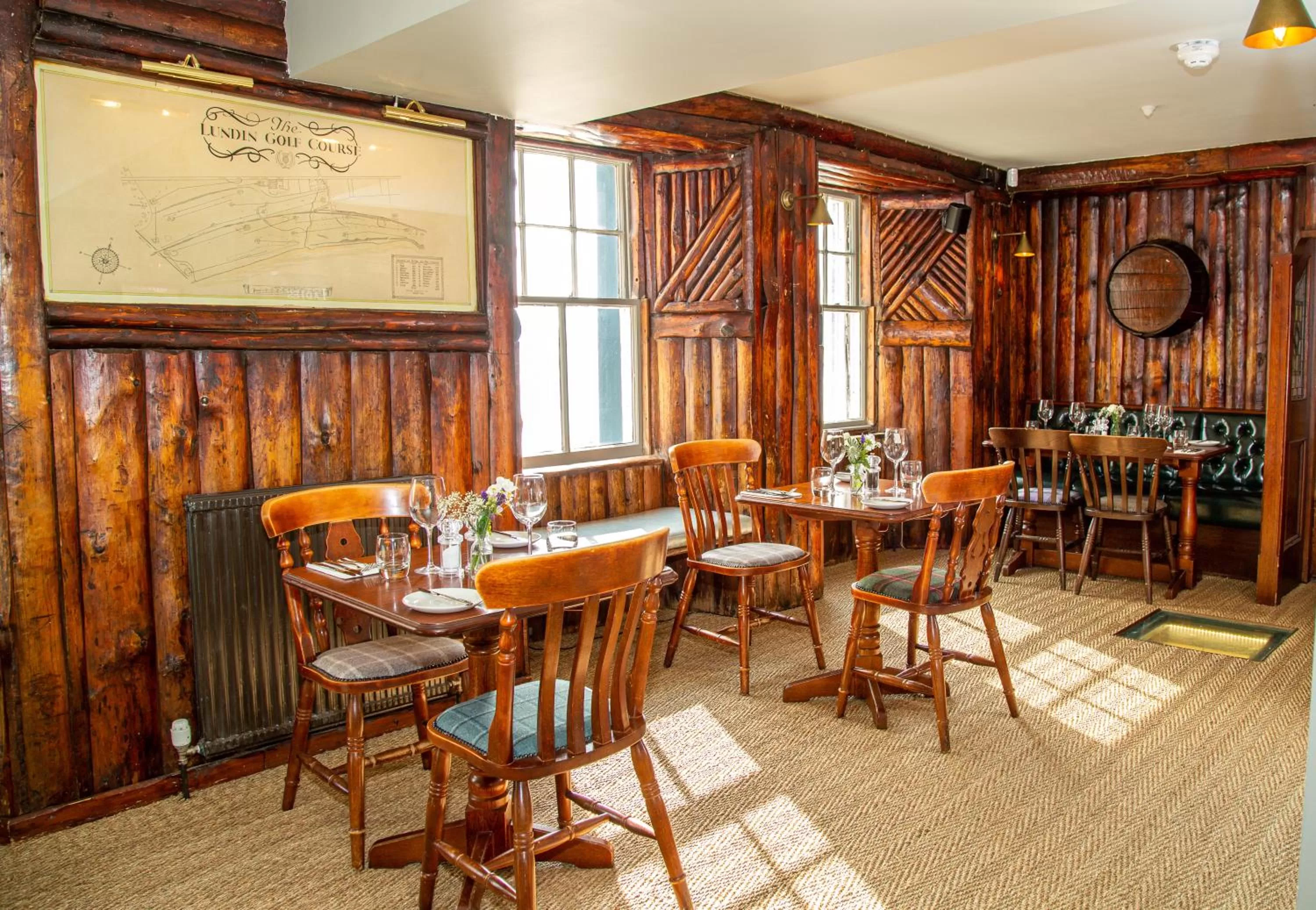 Lounge or bar in The Crusoe